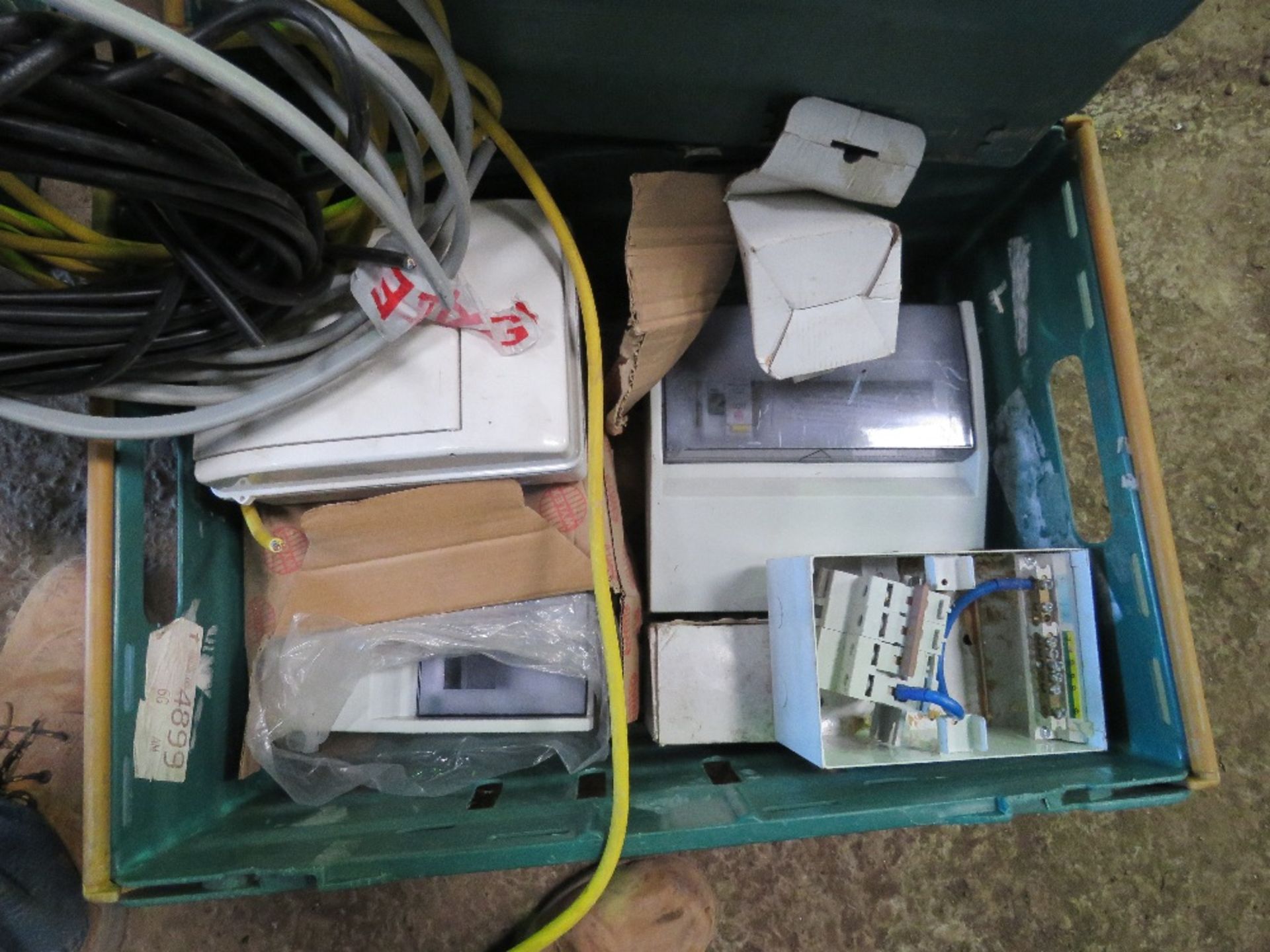 6 X BOXES OF ELECTRICAL ITEMS AND SUNDRIES. THIS LOT IS SOLD UNDER THE AUCTIONEERS MARGIN SCHEME, - Image 7 of 9