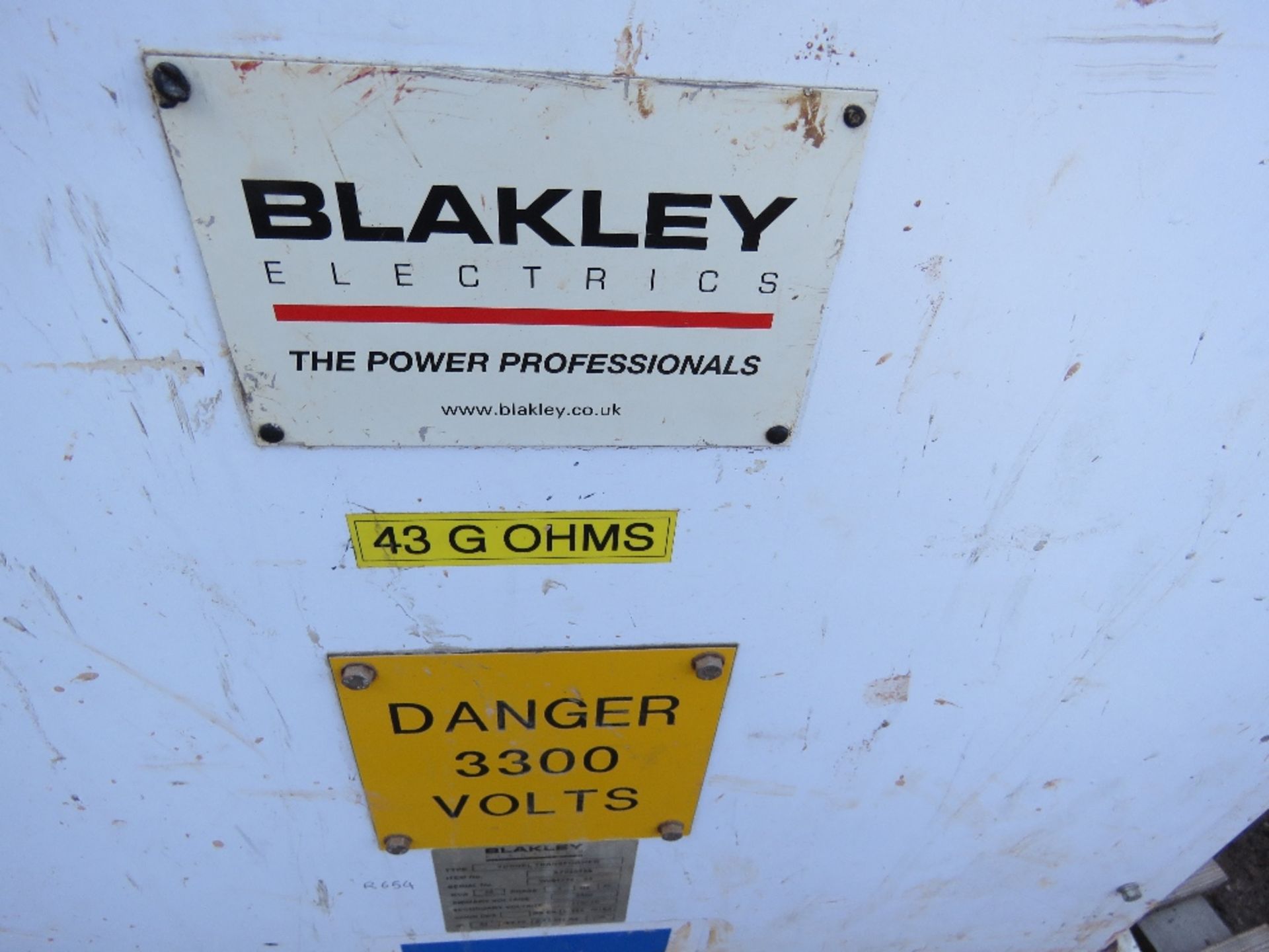 LARGE TUNNEL TRANSFORMER, POSSIBLY 10KVA. THIS LOT IS SOLD UNDER THE AUCTIONEERS MARGIN SCHEME, - Image 4 of 6