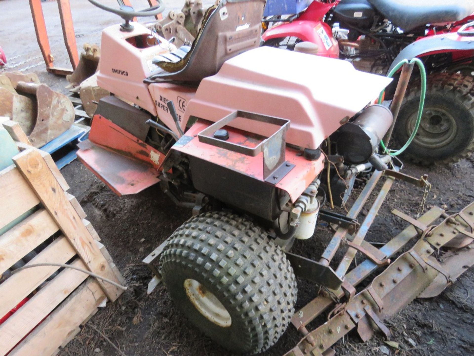 SMITHCO DIESEL POWERED BUNKER RAKE, UNTESTED, CONDITION UNKNOWN. THIS LOT IS SOLD UNDER THE AUCTI - Image 5 of 5