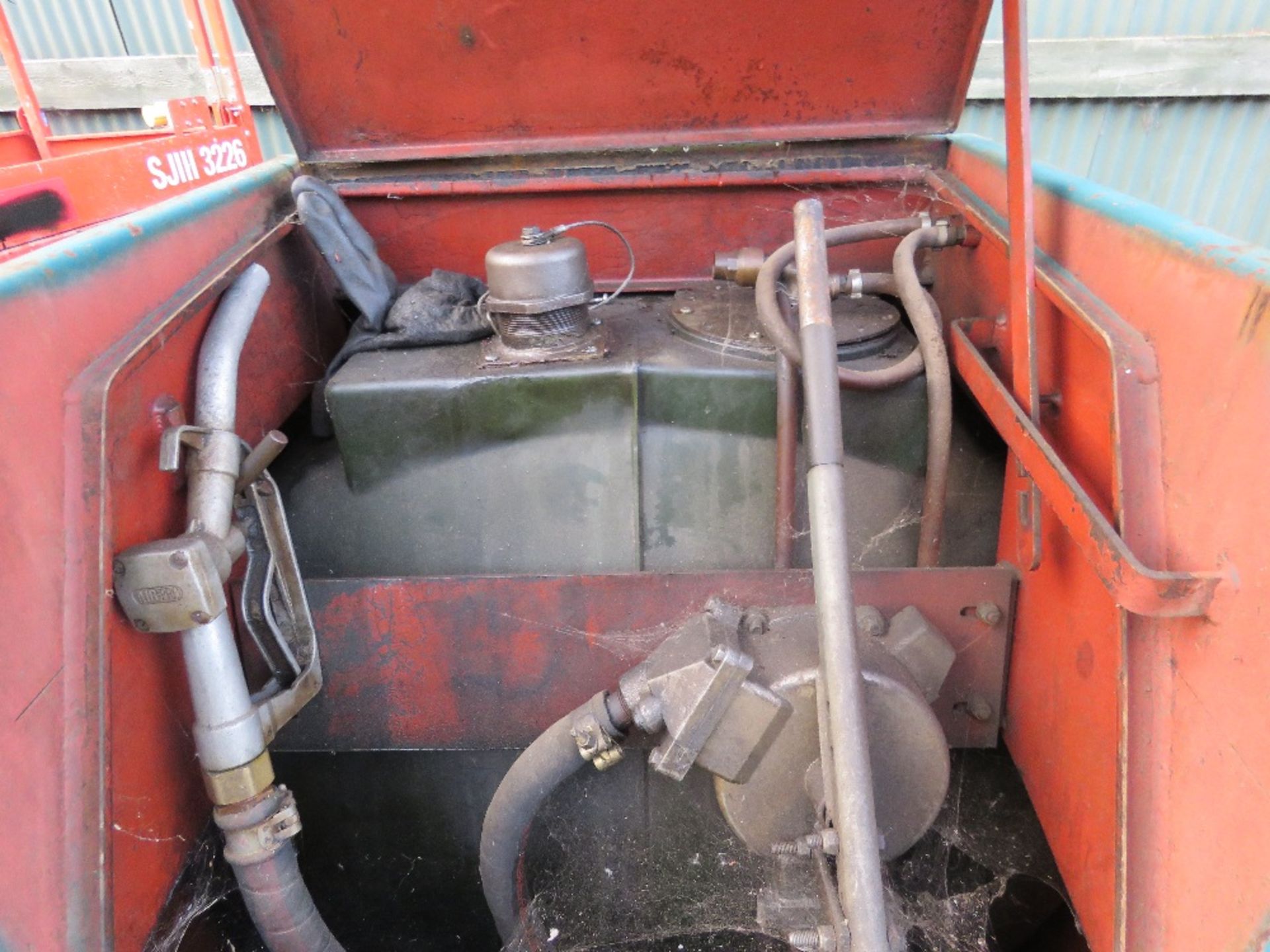 FUEL SAFE 300 BUNDED FUEL STORE WITH HAND PUMP. - Image 4 of 4