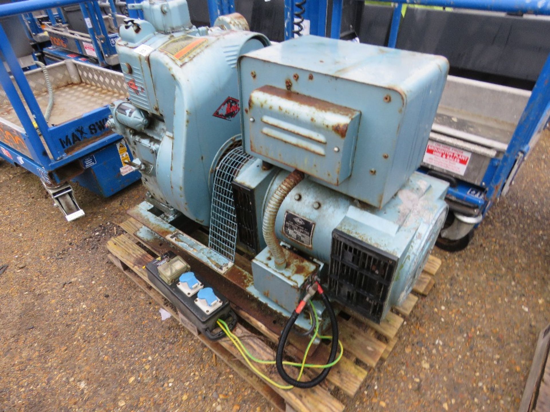 PETTER DIESEL ENGINED 4.9KW GENERATOR SET. - Image 2 of 8