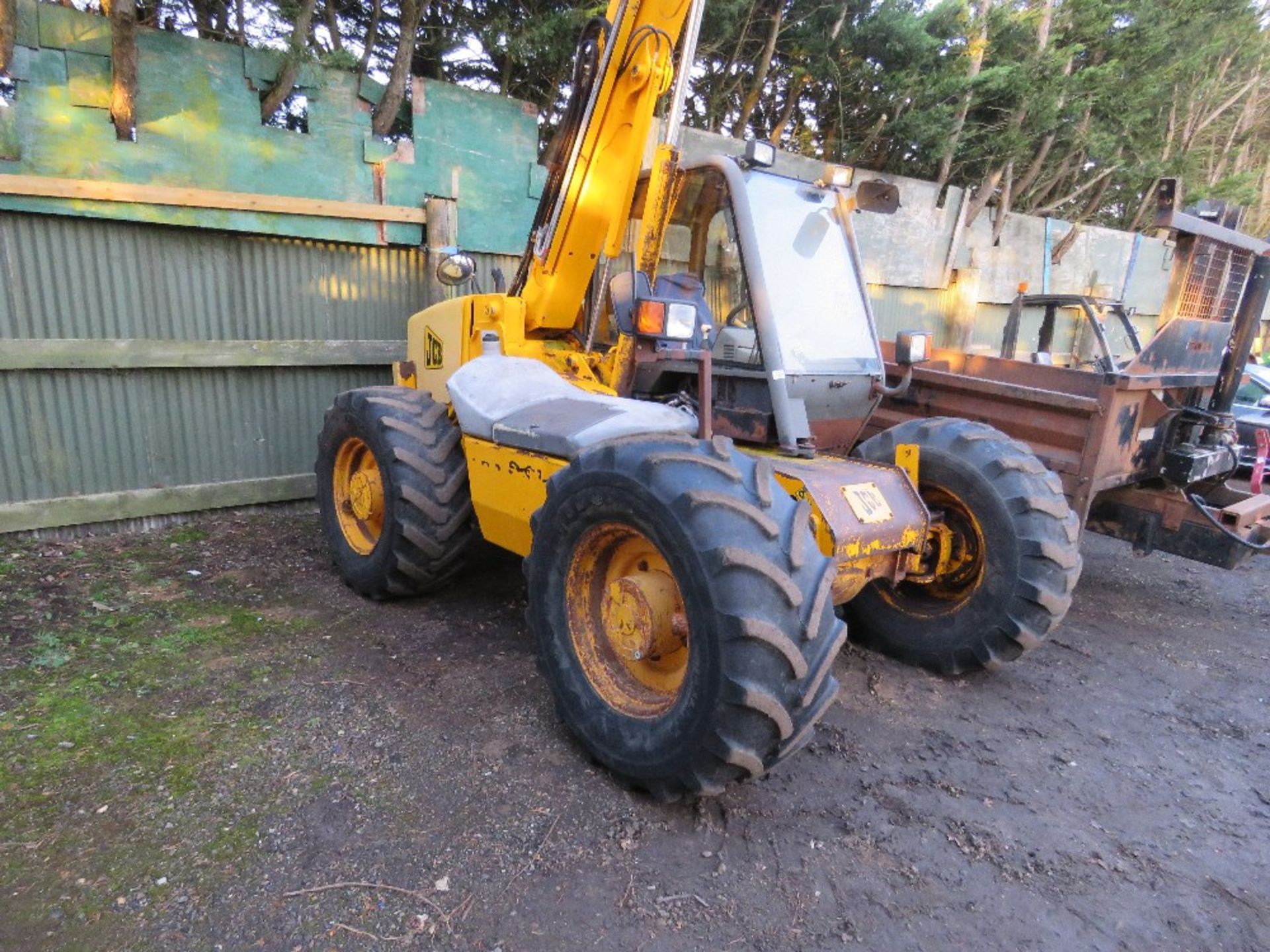 JCB 526 TELEHANDLER FORKLIFT REG:R211 0SH (LOG BOOK TO APPLY FOR). 7998 REC HOURS. SN:SLP52655VE0280