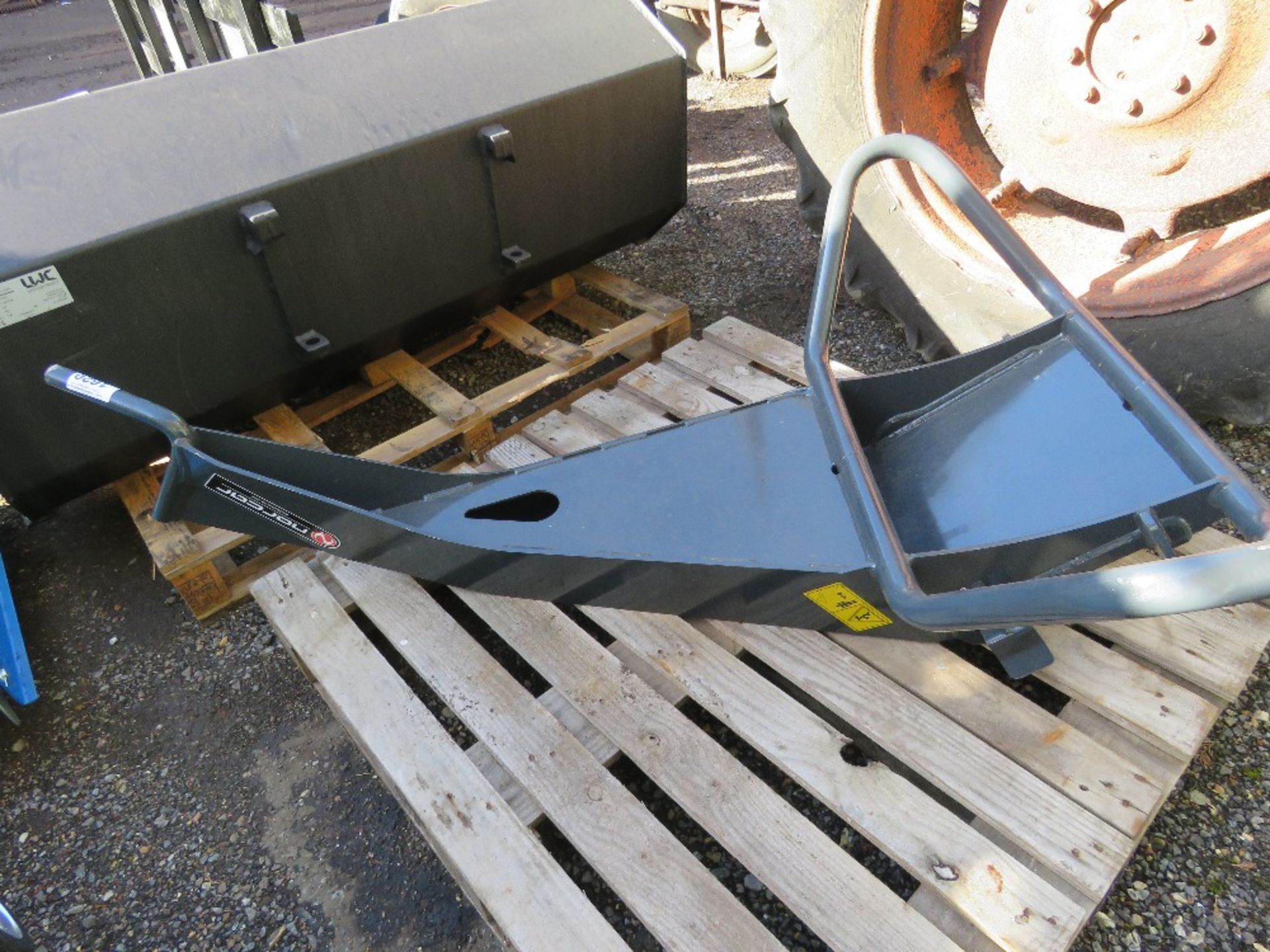 NORCAR BRANDED BIG BAG LIFTER UNIT WITH BRACKETS TO FIT AVANT, MULTI ONE OR NORCAR LOADERS.