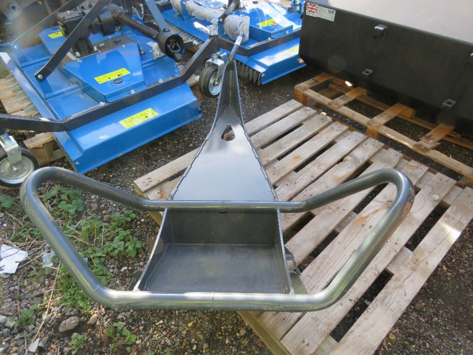NORCAR BRANDED BIG BAG LIFTER UNIT WITH BRACKETS TO FIT AVANT, MULTI ONE OR NORCAR LOADERS. - Image 5 of 5