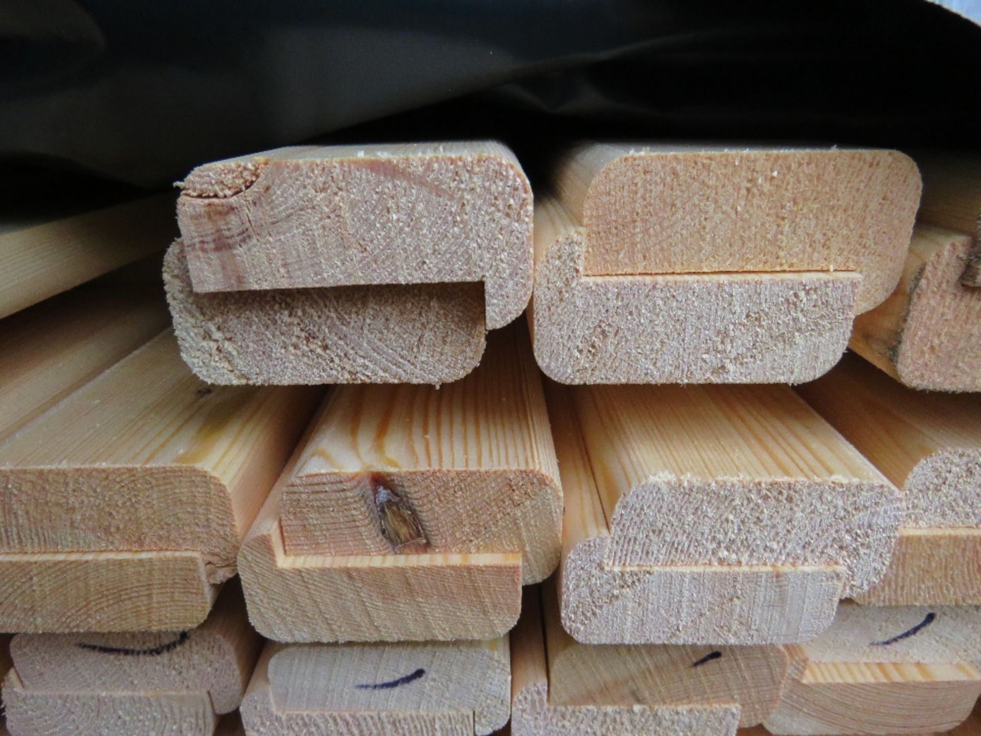 2 X PACKS OF UNTREATED TIMBERS: BATTENS AND TOP CAPS, 2.18M - 2.4M LENGTH APPROX. - Image 4 of 4