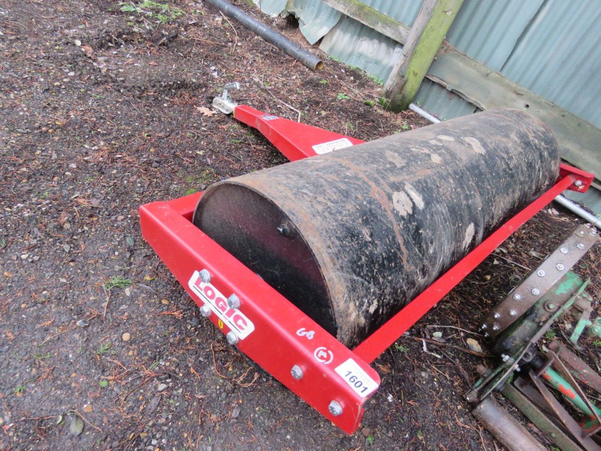 LOGIC QUAD TOWED GRASS ROLLER, YEAR 2019, 5FT WIDTH APPROX. LITTLE SIGN OF USE. - Image 4 of 4