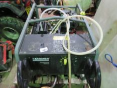 KARCHER HDS801D DIESEL POWERED HOT WASH UNIT WITH A TANK. WHEN TESTED WAS SEEN TO START AND RUN. WIT