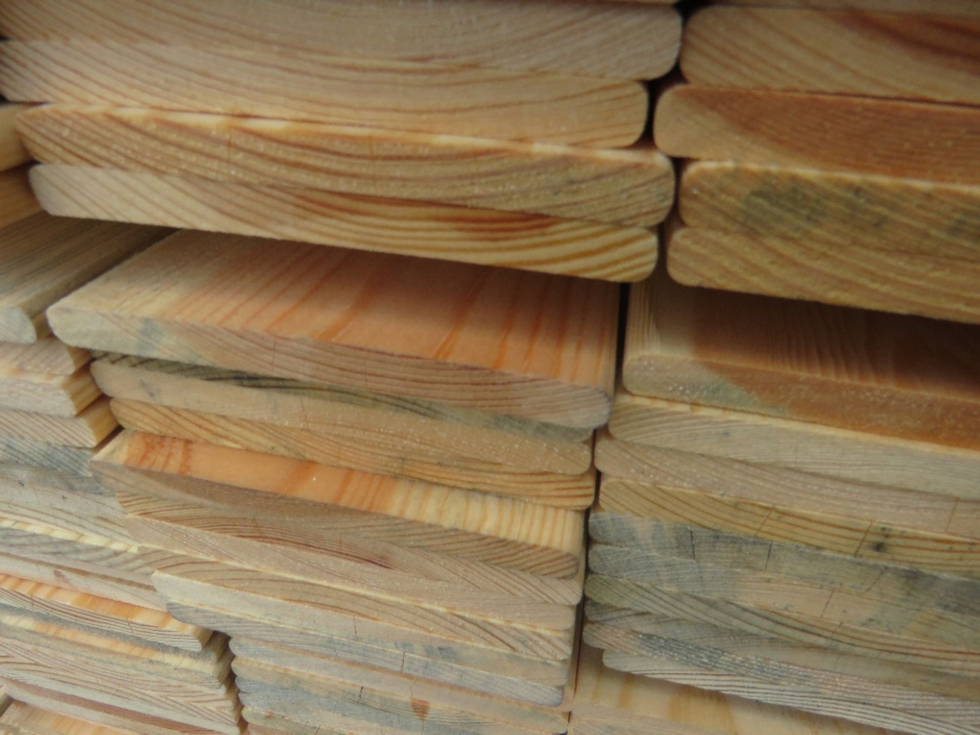 EXTRA LARGE PACK OF HIT AND MISS TIMBER CLADDING BOARDS 1.74M LENGTH X 100MM WIDTH APPROX. - Image 3 of 3