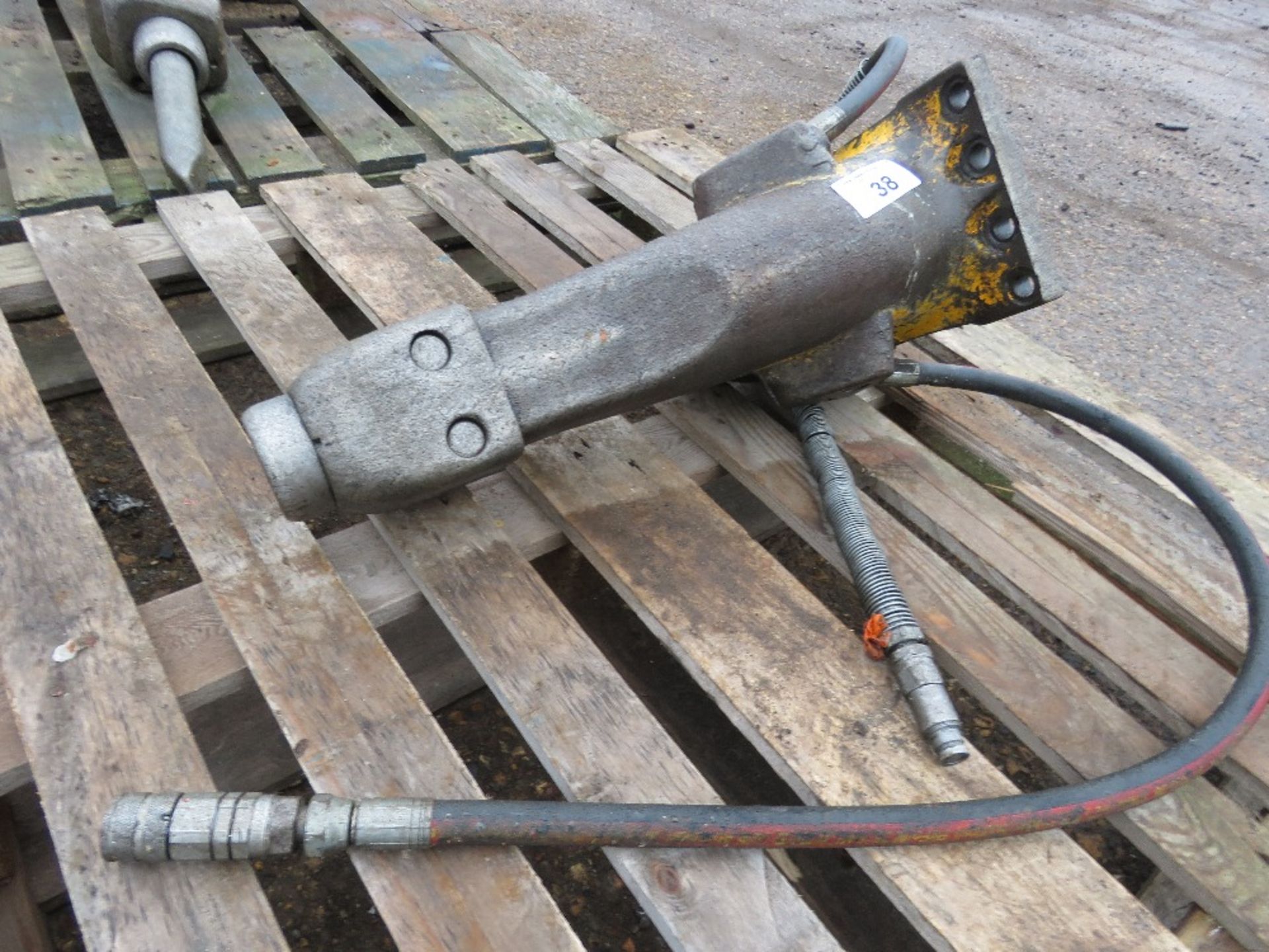 ATLAS COPCO EXCAVATOR MOUNTED BREAKER TO SUIT 1.5TONNE MACHINE OR SIMILAR, NO HEADSTOCK.