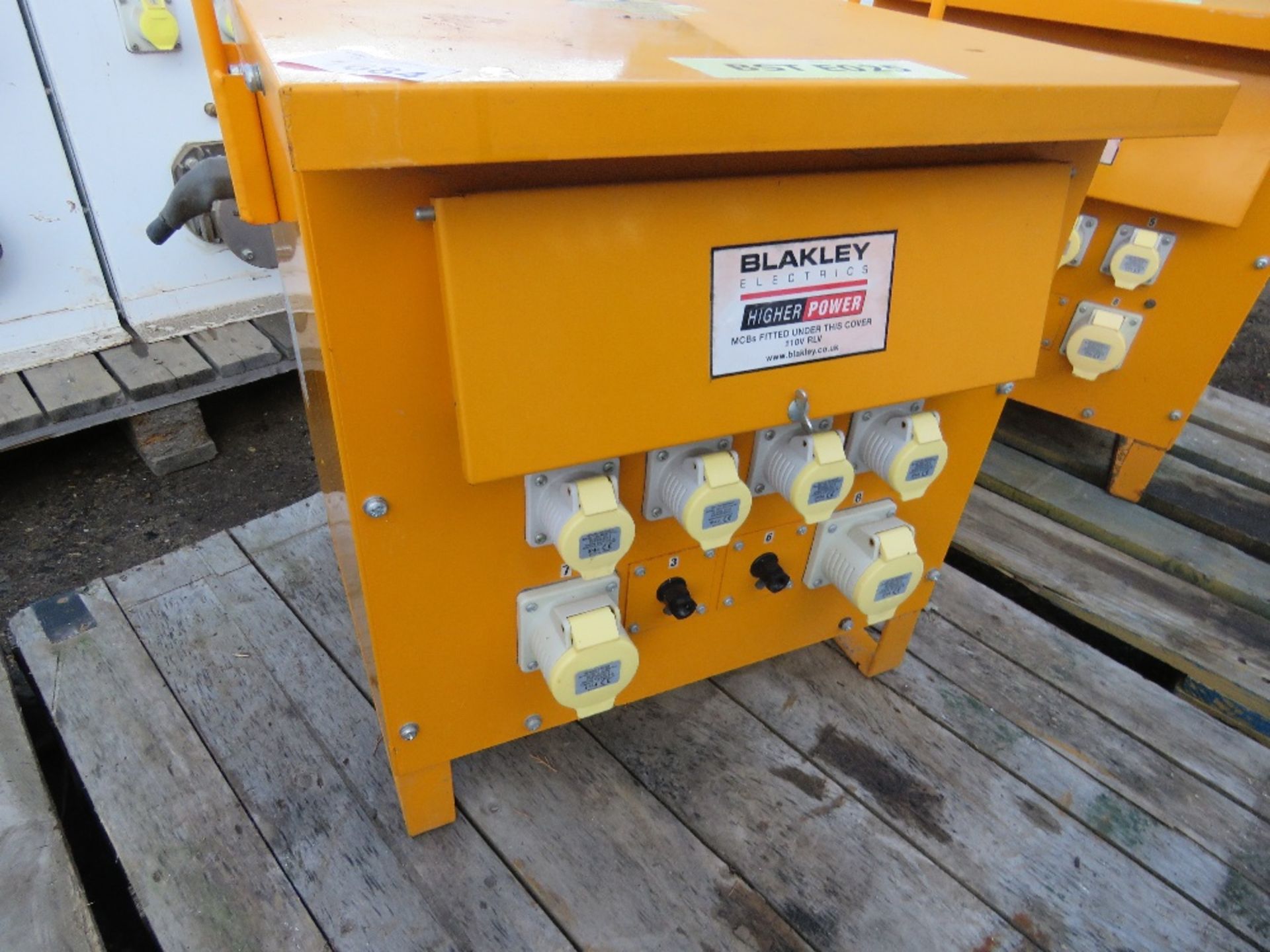 BLAKLEY 110VOLT SITE TRANSFORMER. THIS LOT IS SOLD UNDER THE AUCTIONEERS MARGIN SCHEME, THEREFOR