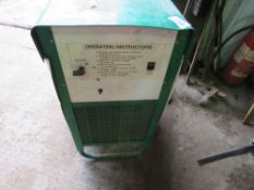 DEHUMIDIFIER, 240VOLT, CONDITION UNKNOWN. THIS LOT IS SOLD UNDER THE AUCTIONEERS MARGIN SCHEME, T