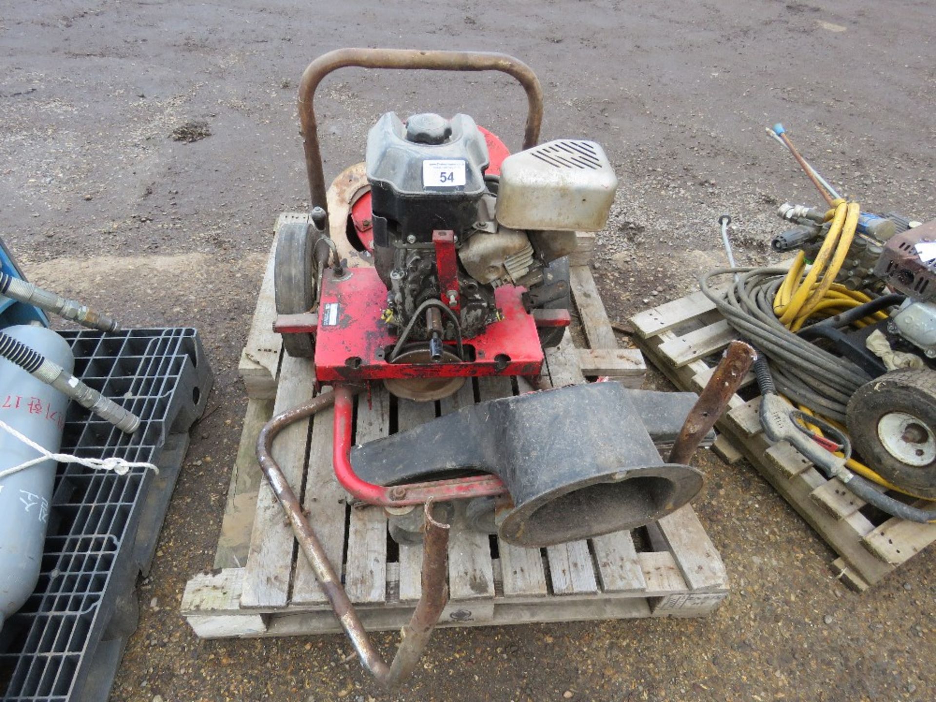 MTD LEAF VACUUM SPARES. THIS LOT IS SOLD UNDER THE AUCTIONEERS MARGIN SCHEME, THEREFORE NO VAT WI