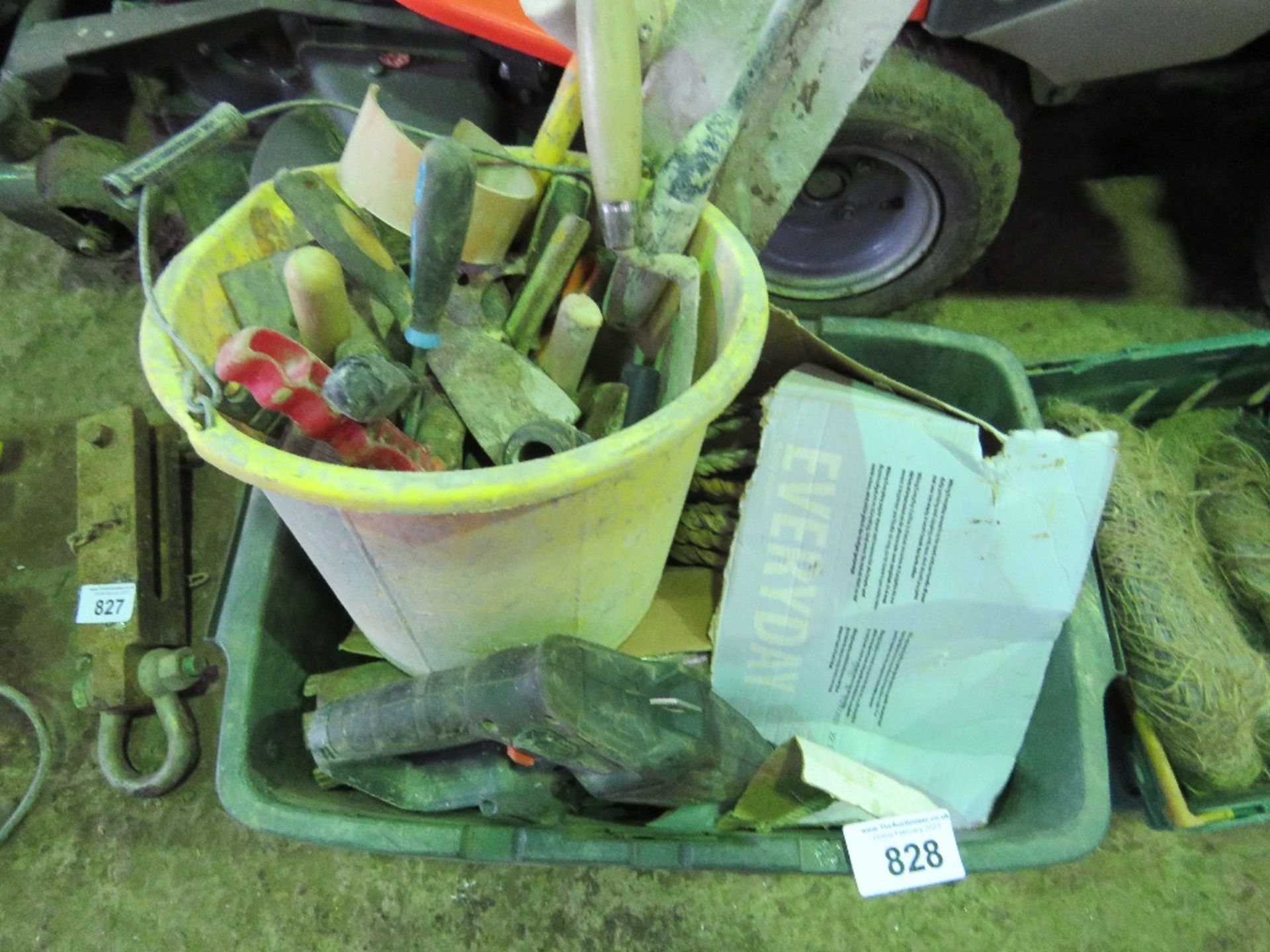 BOX OF TOOLS AND SUNDRIES INCLUDING TROWELS, DRILL BITS, COMPANY LIQUIDATION STOCK. THIS LOT IS S