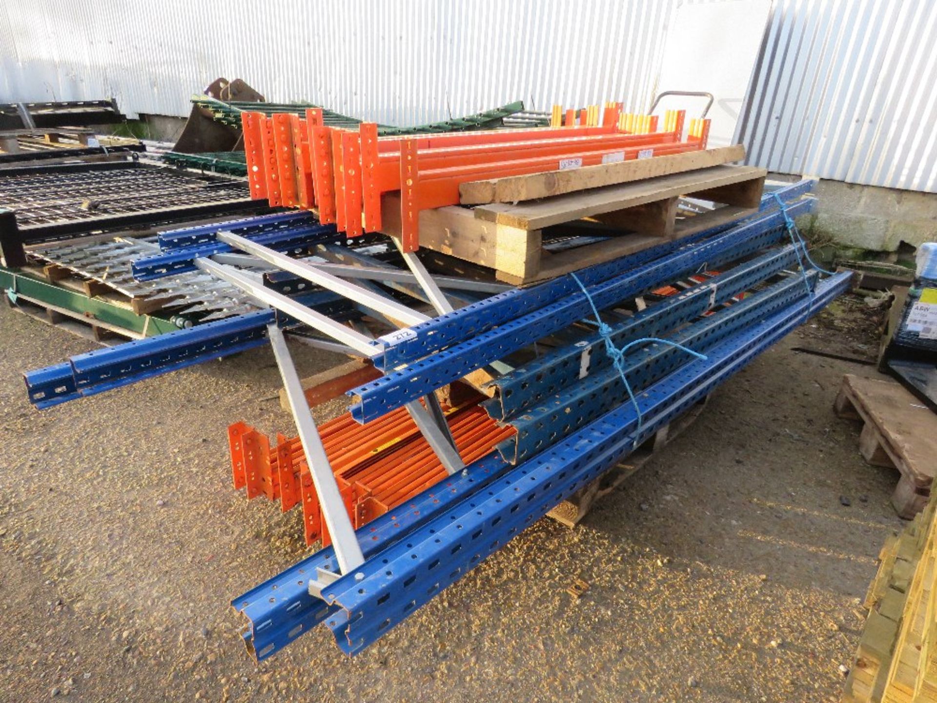 QUANTITY OF ASSORTED PALLET RACKING PARTS, 2-3M HEIGHT UPRIGHTS PLUS SOME BEAMS.