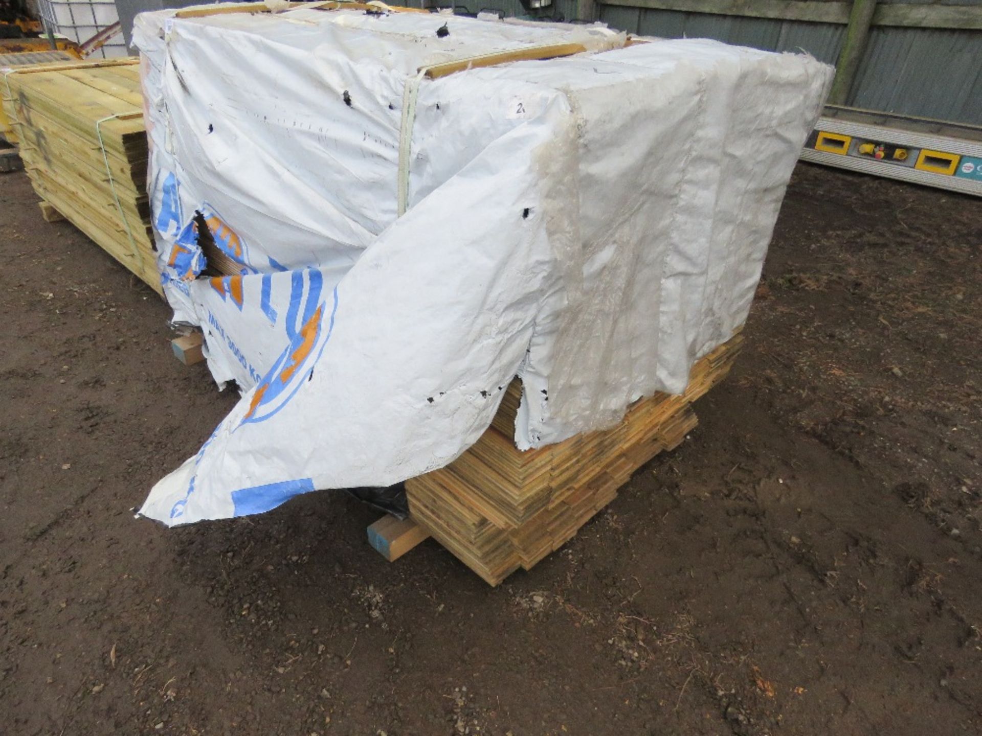 EXTRA LARGE PACK OF HIT AND MISS TIMBER CLADDING BOARDS 1.74M LENGTH X 100MM WIDTH APPROX. - Image 2 of 3