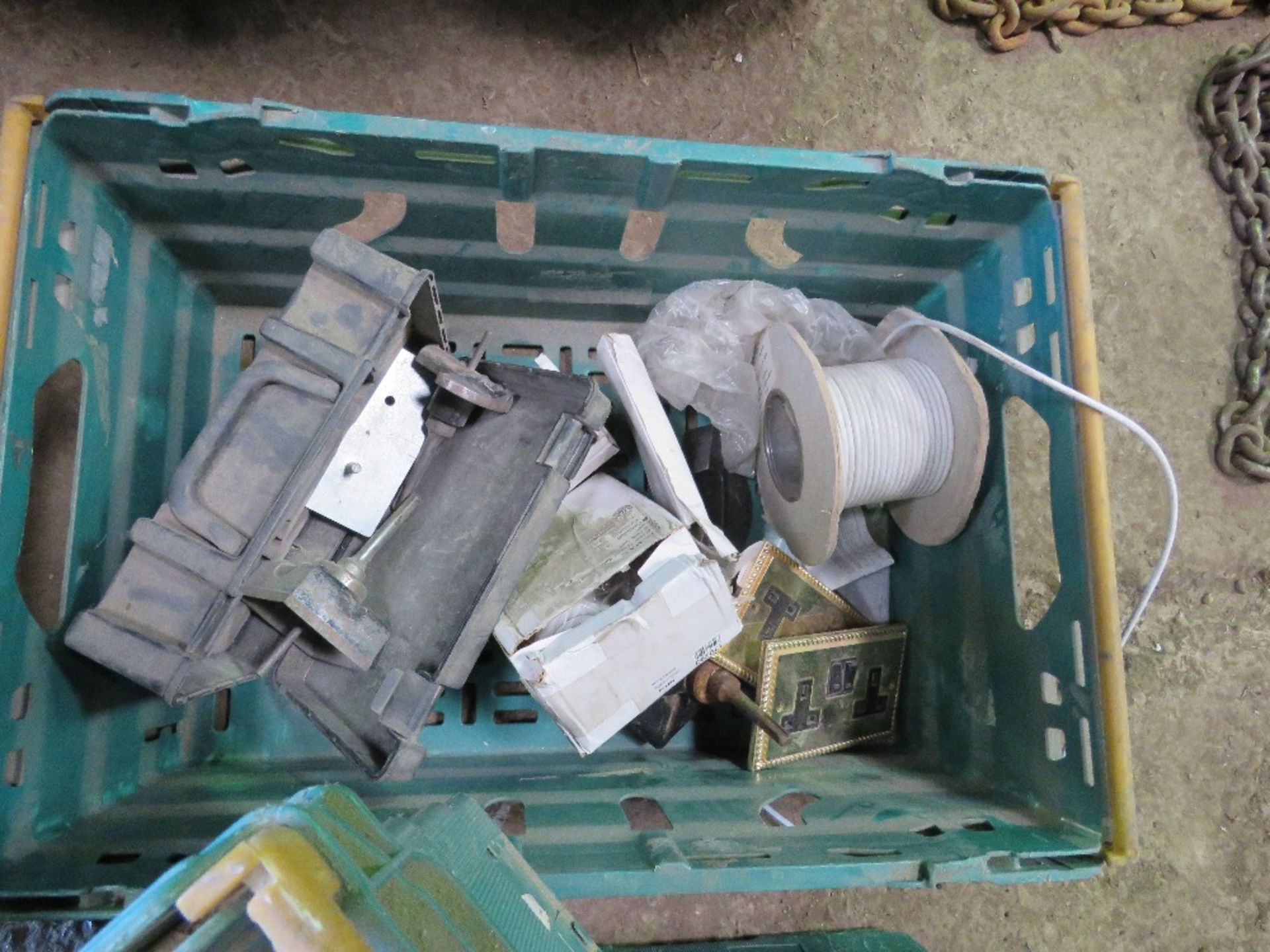 6 X BOXES OF ELECTRICAL ITEMS AND SUNDRIES. THIS LOT IS SOLD UNDER THE AUCTIONEERS MARGIN SCHEME, - Image 9 of 9