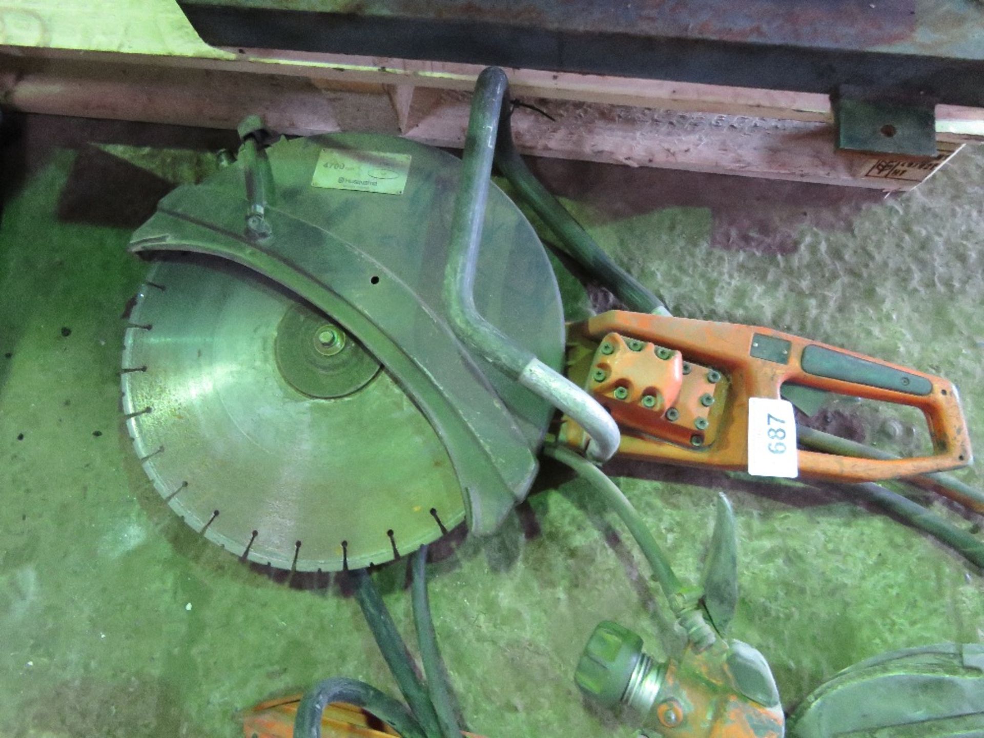 2 X HUSQVARNA HYDRAULIC DRIVEN SAWS: DISC CUTTER AND A RING SAW. - Image 5 of 6