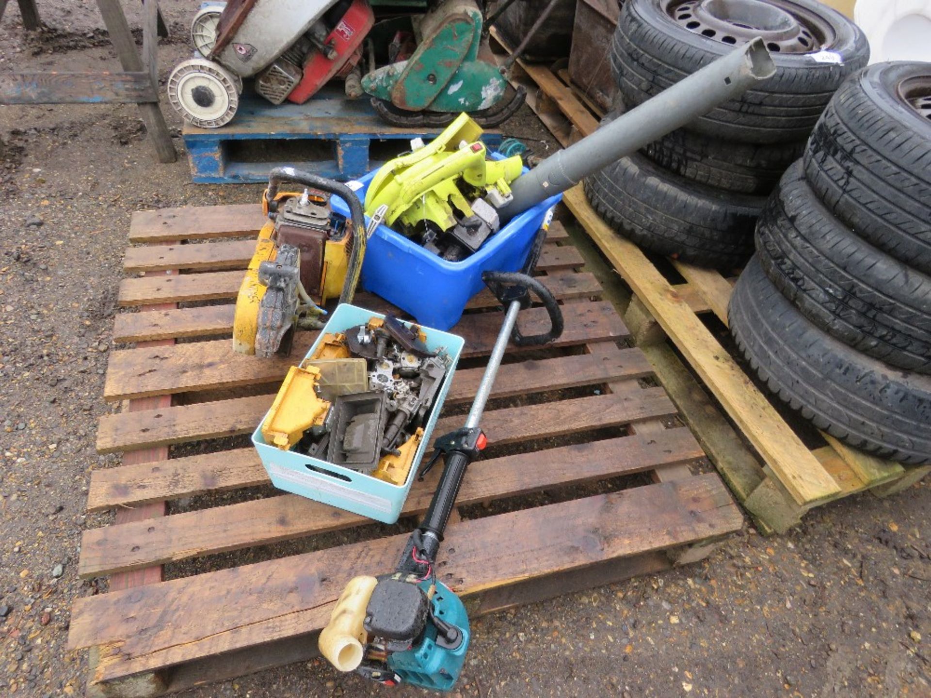 STRIMMER PLUS ASSORTED PETROL SAW PARTS. THIS LOT IS SOLD UNDER THE AUCTIONEERS MARGIN SCHEME, TH - Image 2 of 4