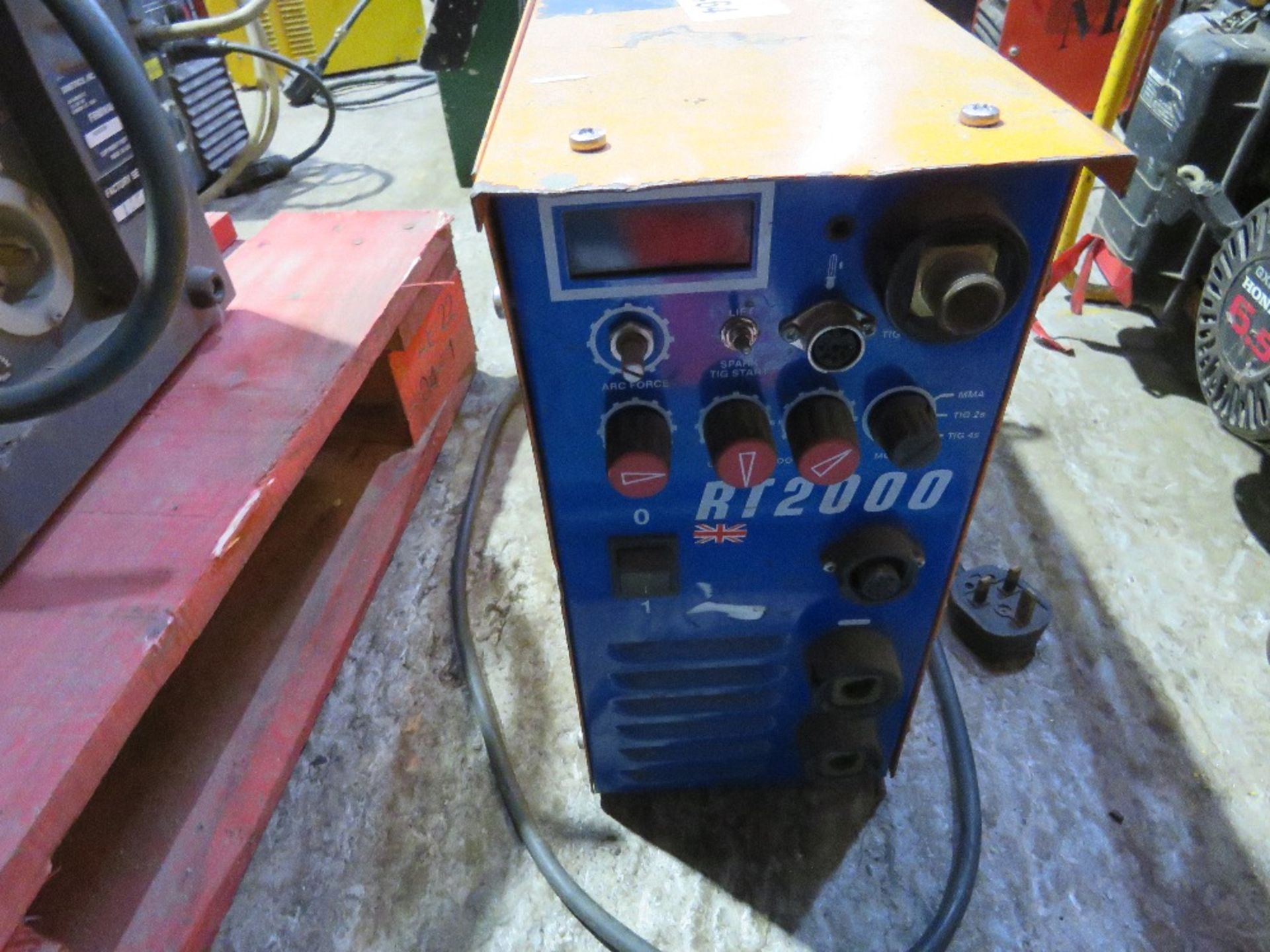 NEWARC RT2000 WELDER. DIRECT FROM LOCAL COMPANY. SURPLUS TO REQUIREMENTS. - Image 2 of 3