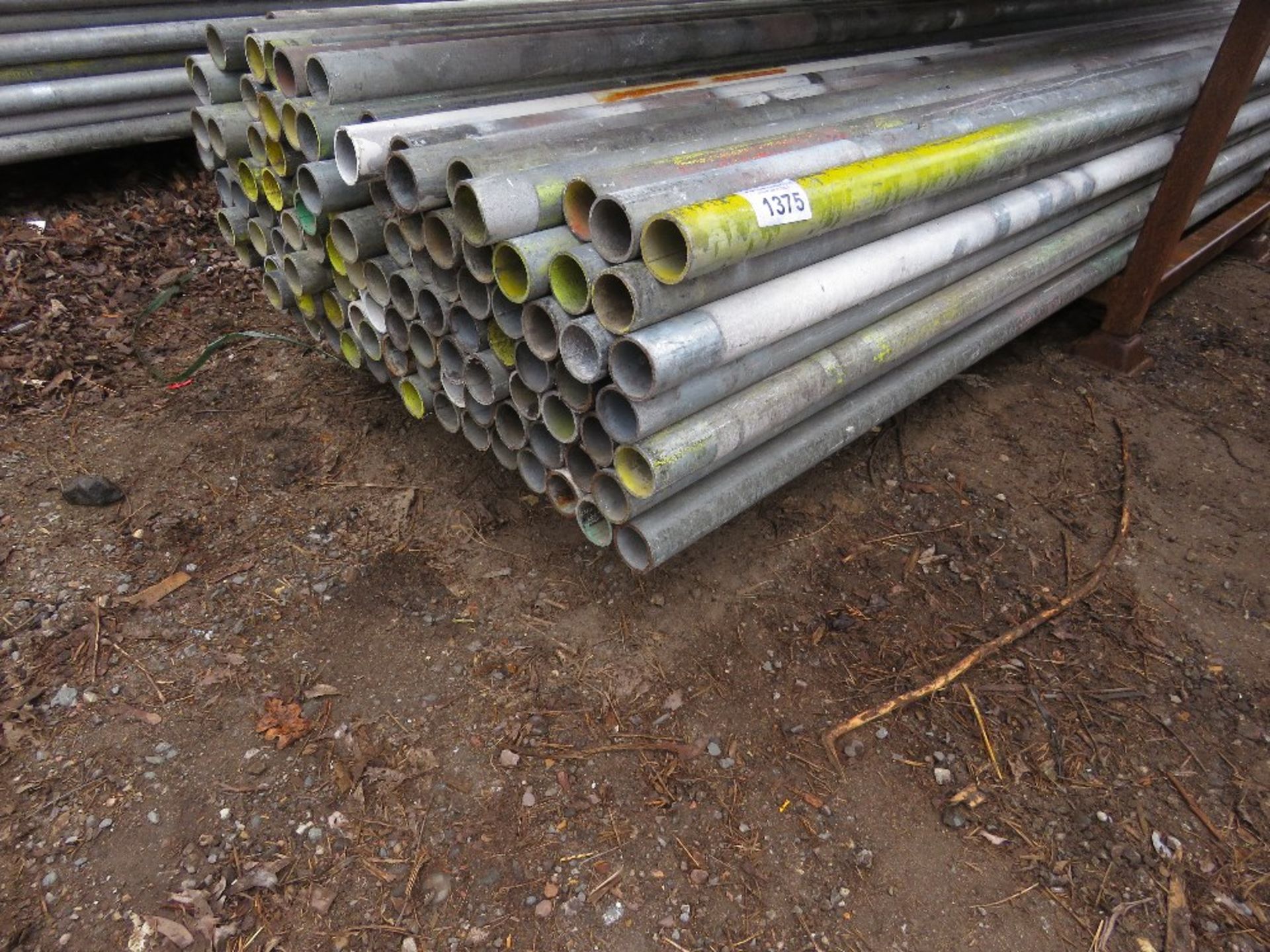STILLAGE OF STEEL SCAFFOLD TUBES, 10FT LENGTH APPROX. 122NO IN TOTAL APPROX. - Image 2 of 3