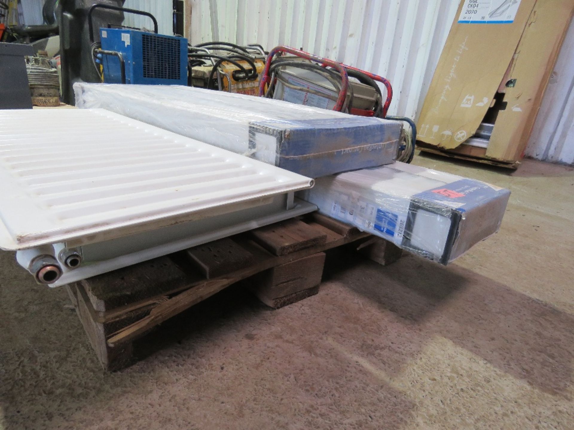 4 X DOMESTIC RADIATORS, UNUSED. THIS LOT IS SOLD UNDER THE AUCTIONEERS MARGIN SCHEME, THEREFORE N - Image 2 of 6
