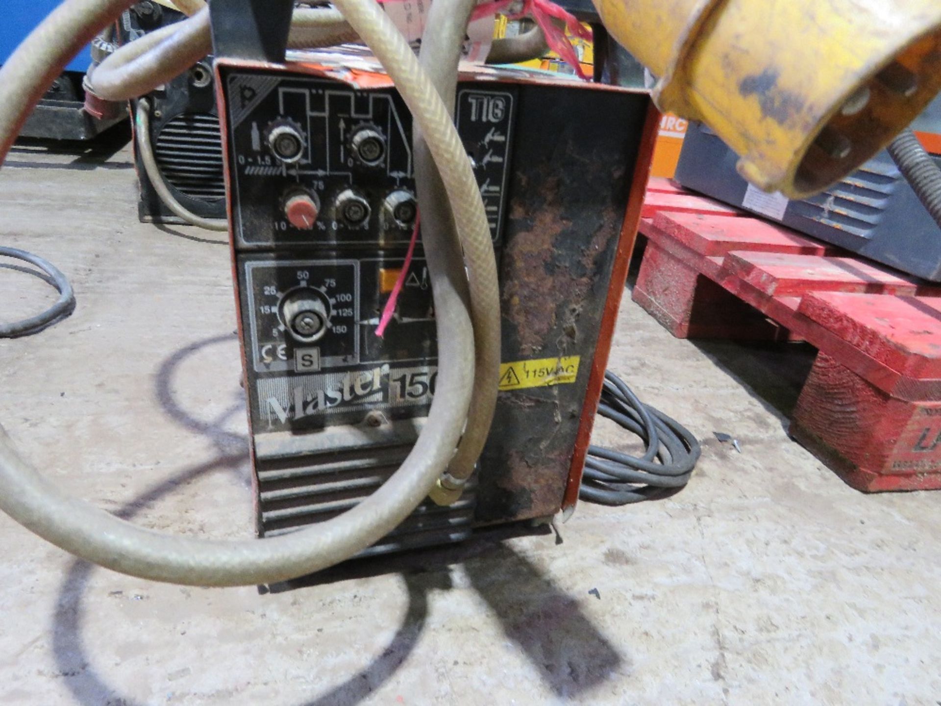 MASTER 1500 110VOLT POWERED WELDER. DIRECT FROM LOCAL COMPANY. SURPLUS TO REQUIREMENTS. - Image 2 of 4