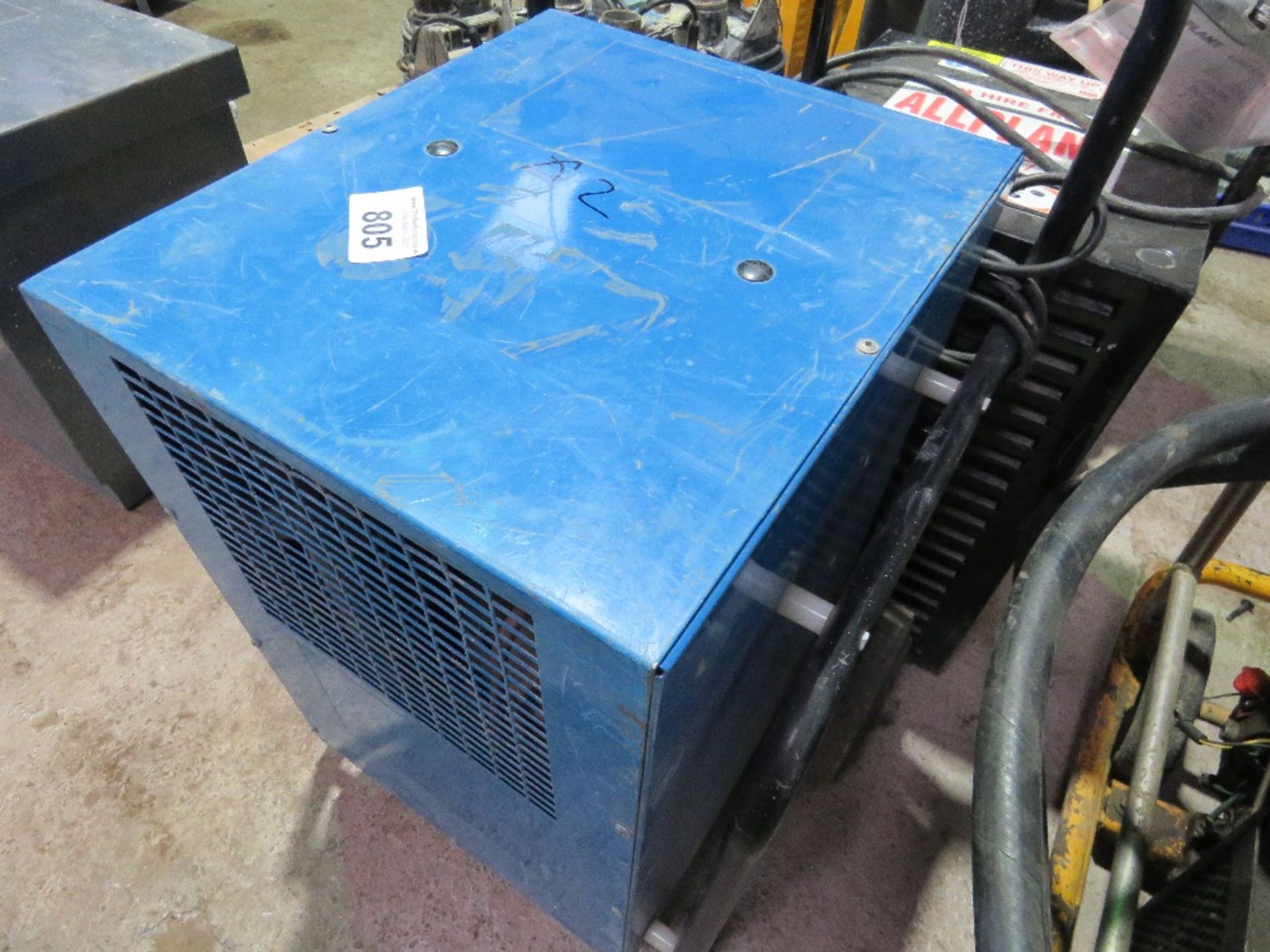 2 X SMALL SIZED DEHUMIDIFIERS. - Image 2 of 3