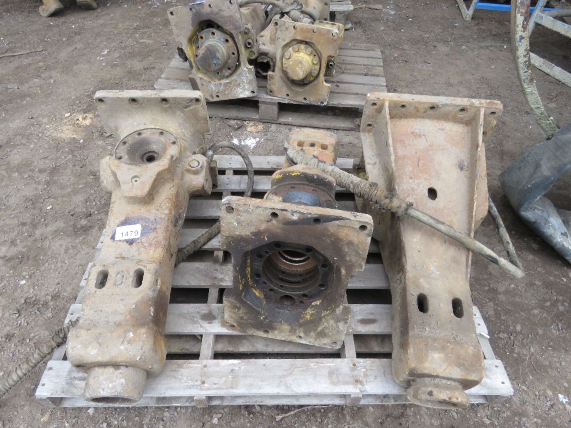 PALLET CONTAINING 3NO ATLAS COPCO HYDRAULIC EXCAVATOR MOUNTED BREAKERS, MAY BE INCOMPLETE: FROM INS - Image 3 of 6