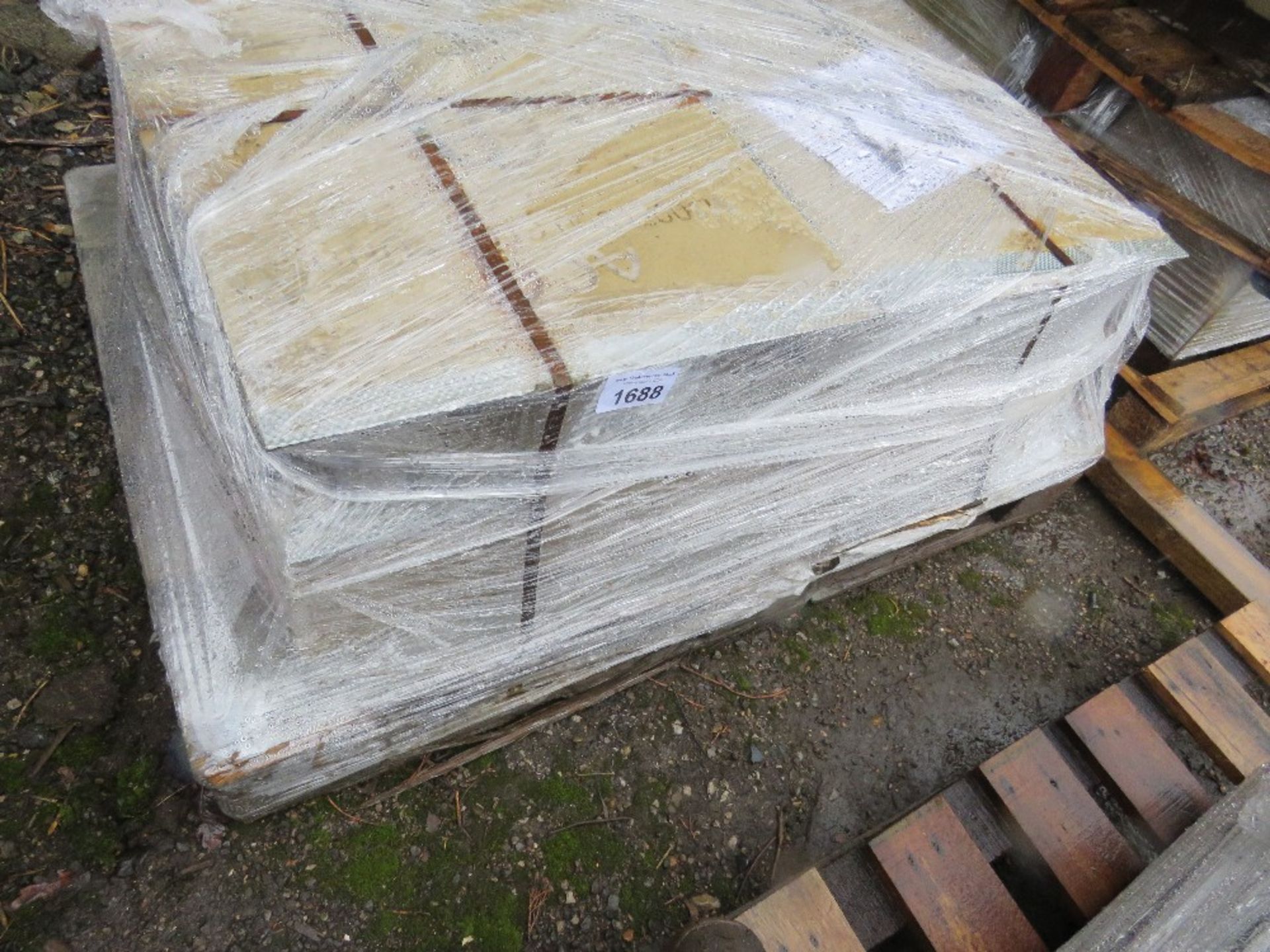 PALLET CONTAINING 4 X ACCO 900MM SUMP UNITS.