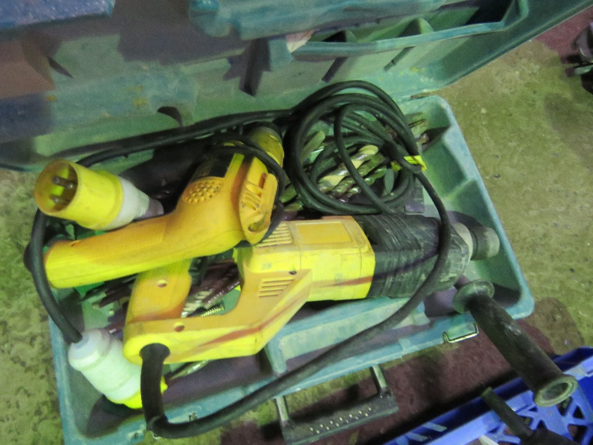 2 X DEWALT DRILLS PLUS SDS DRILL BITS. THIS LOT IS SOLD UNDER THE AUCTIONEERS MARGIN SCHEME, THER