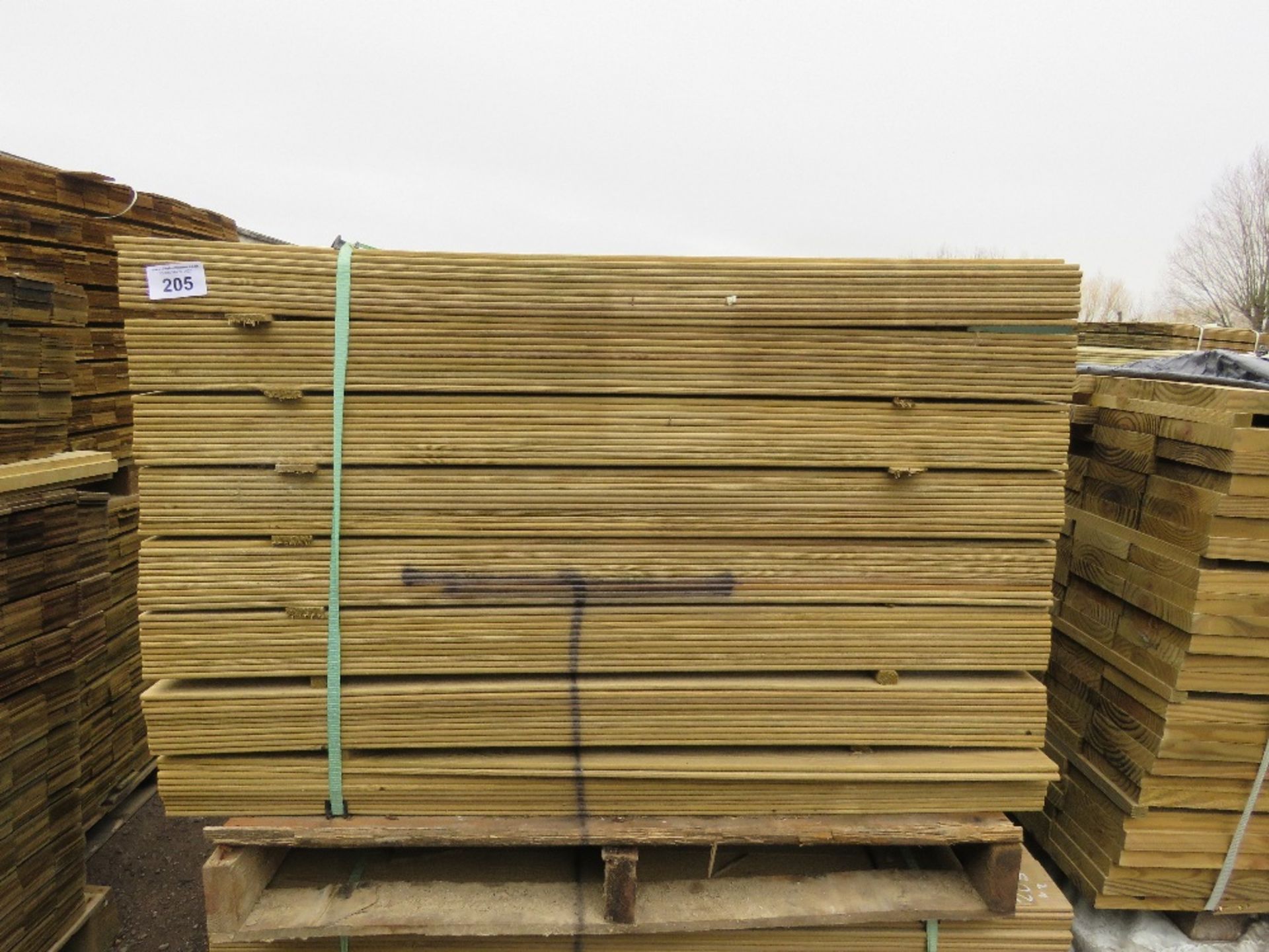 2 X PALLETS OF TREATED HIT AND MISS FENCE CLADDING BOARDS 1.04M LENGTH X 100MM WIDTH APPROX. - Image 2 of 6