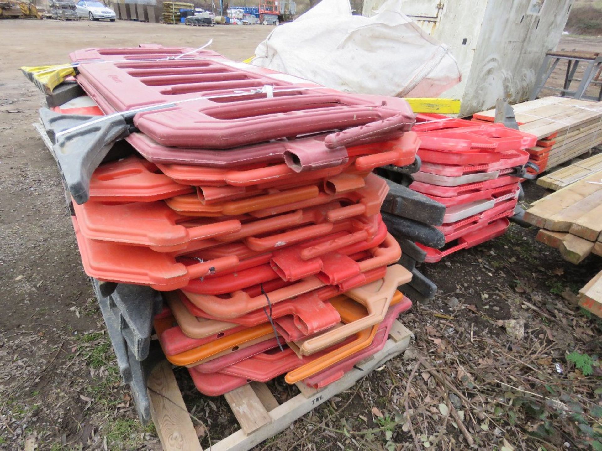 2 X STACKS OF PLASTIC ROAD CHAPTER 8 BARRIERS, 30NO APPROX. THIS LOT IS SOLD UNDER THE AUCTIONEER - Image 3 of 5