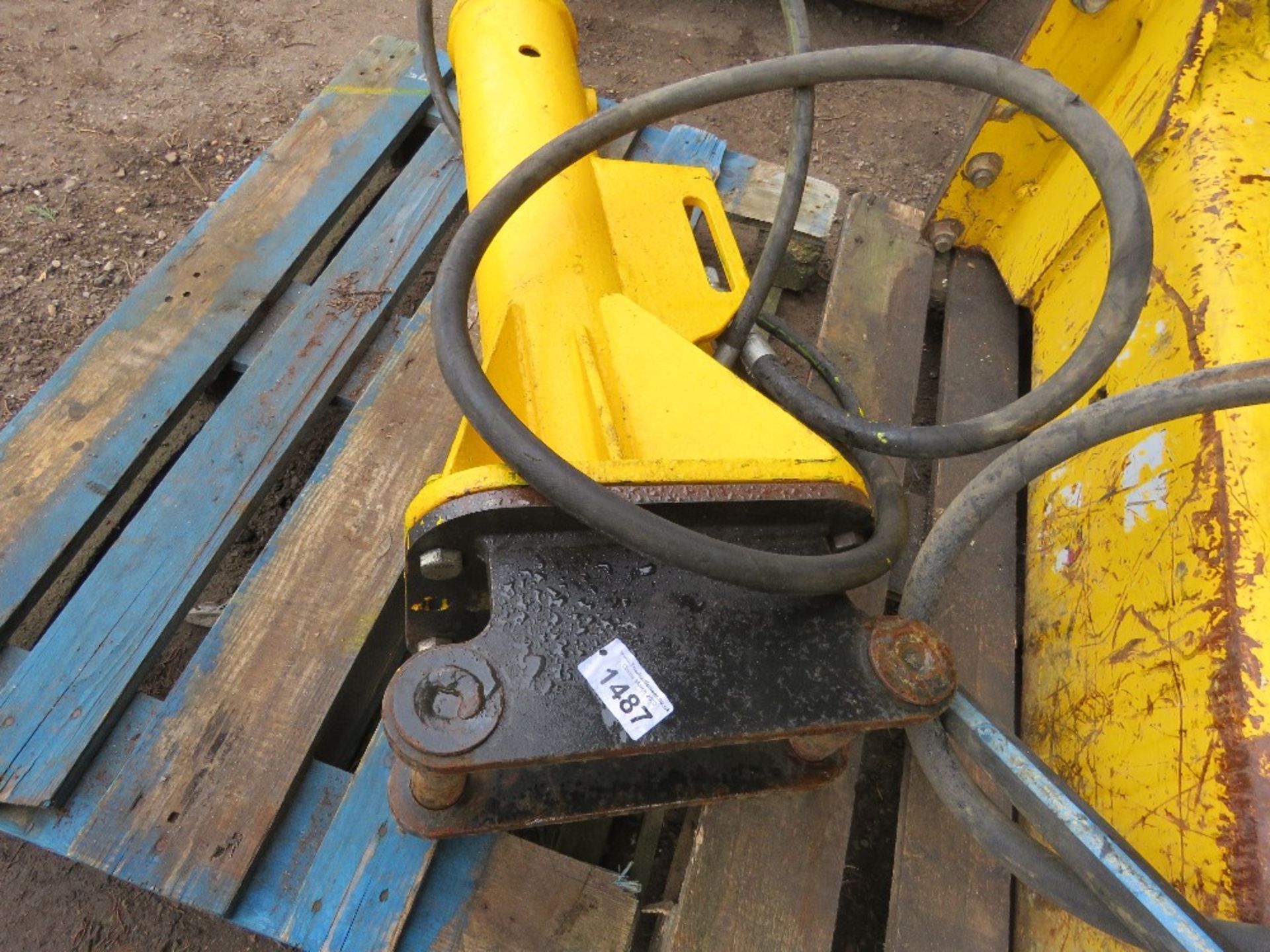 ARROWHEAD S75 EXCAVATOR MOUNTED BREAKER, LATER TYPE UNIT, ON 45MM PINS. SUITABLE FOR 5-8TONNE MACHI - Image 2 of 4