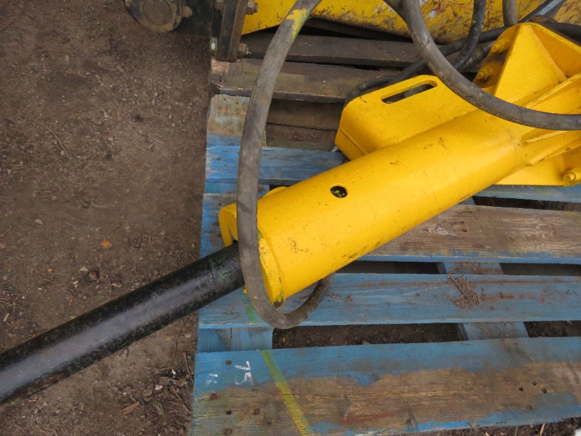 ARROWHEAD S75 EXCAVATOR MOUNTED BREAKER, LATER TYPE UNIT, ON 45MM PINS. SUITABLE FOR 5-8TONNE MACHI - Image 3 of 4
