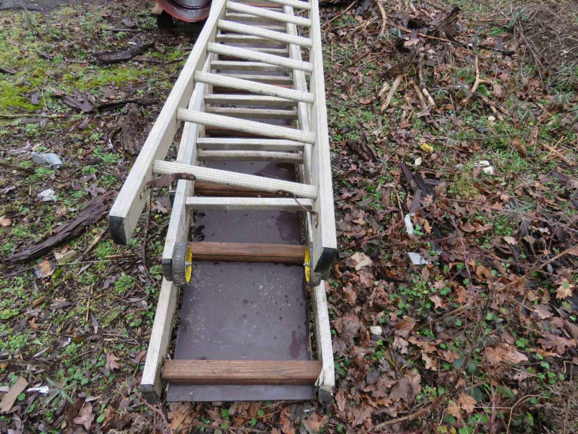 2 X RUBBISH CHUTE SECTIONS PLUS 3NO LADDERS AND A STAGING BOARD. - Image 3 of 5
