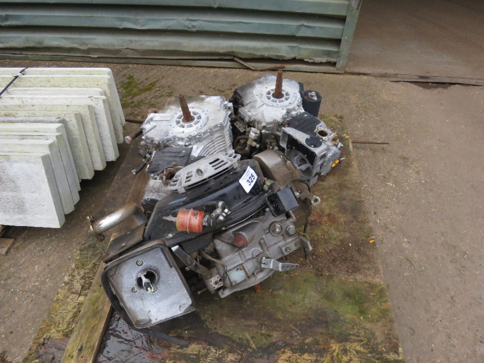 3 X SINGLE CYLINDER DIESEL ENGINES. THIS LOT IS SOLD UNDER THE AUCTIONEERS MARGIN SCHEME, THEREFO - Image 2 of 3