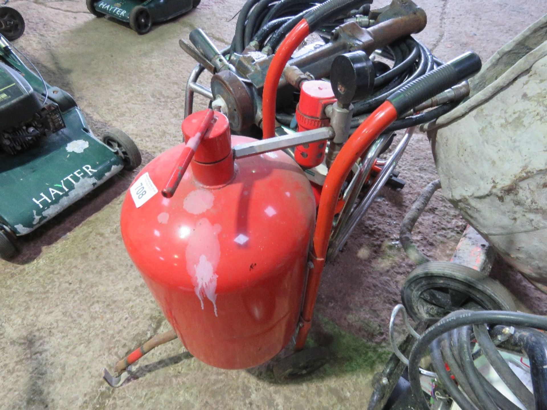 SMALL SIZED SANDBLAST POT. FROM WORKSHOP WHERE OWNER RETIRING. THIS LOT IS SOLD UNDER THE AUCTION - Image 2 of 4