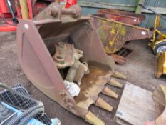 LARGE EXCAVATOR BUCKET PLUS A QUICK HITCH, 4FT WIDTH ON 90MM PINS APPROX.