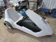 SINCLAIR C5 ELECTRIC POWERED 3 WHEEL CAR. CONDITION UNKNOWN, BARN STORED FOR MANY YEARS. THIS LOT