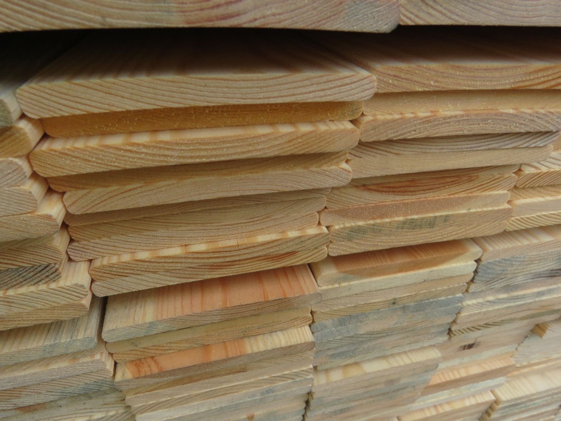 EXTRA LARGE PACK OF HIT AND MISS TIMBER CLADDING BOARDS 1.74M LENGTH X 100MM WIDTH APPROX. - Image 3 of 3