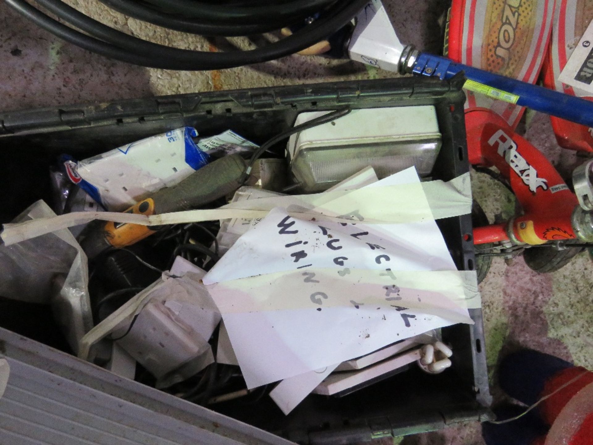 2 X BOXES OF ELECTRICAL FITTINGS AND XMAS LIGHTS. THIS LOT IS SOLD UNDER THE AUCTIONEERS MARGIN S - Image 3 of 3
