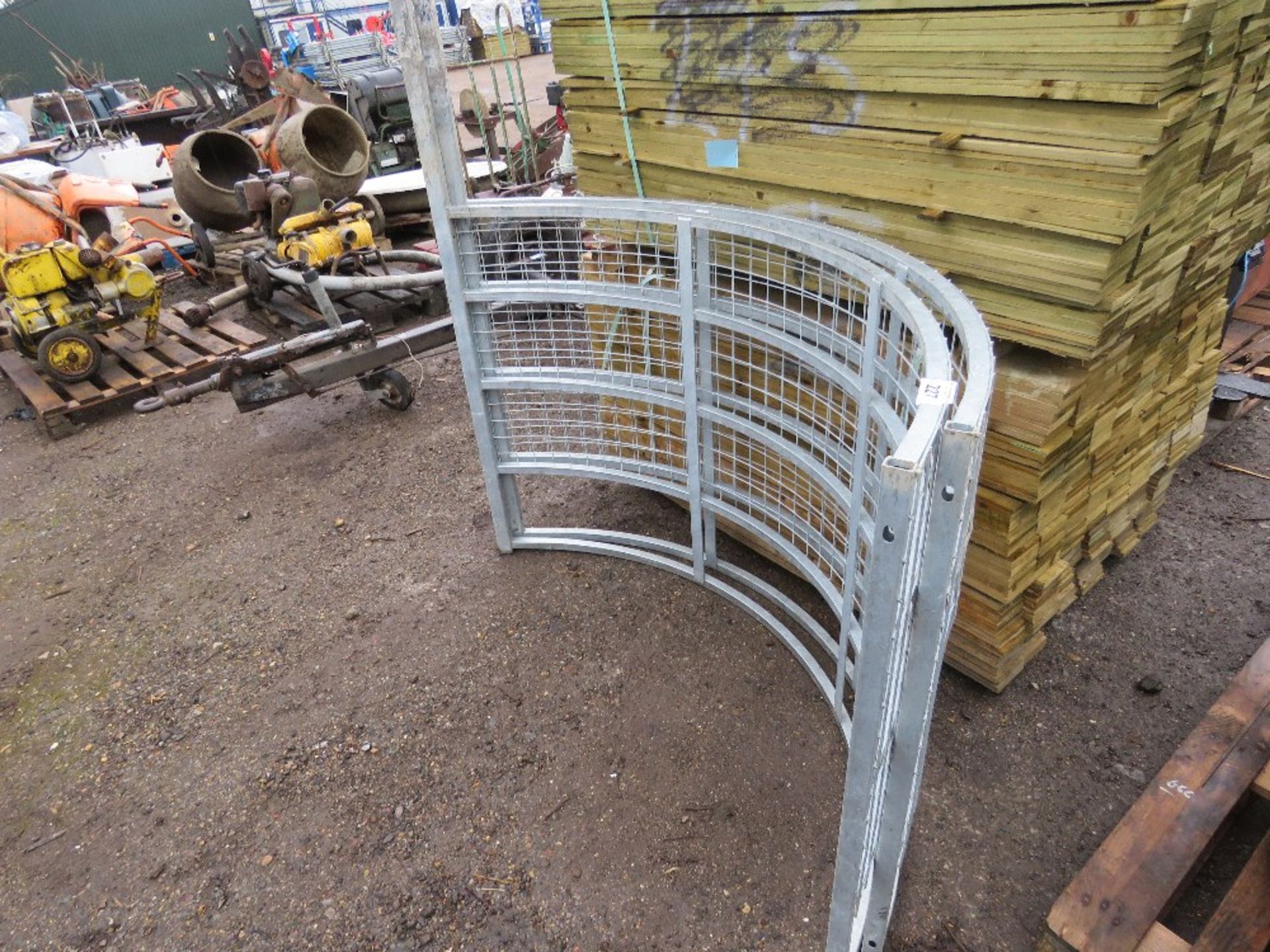 2 X GALVANISED KISSING TYPE PEDESTRIAN GATE SECTIONS.