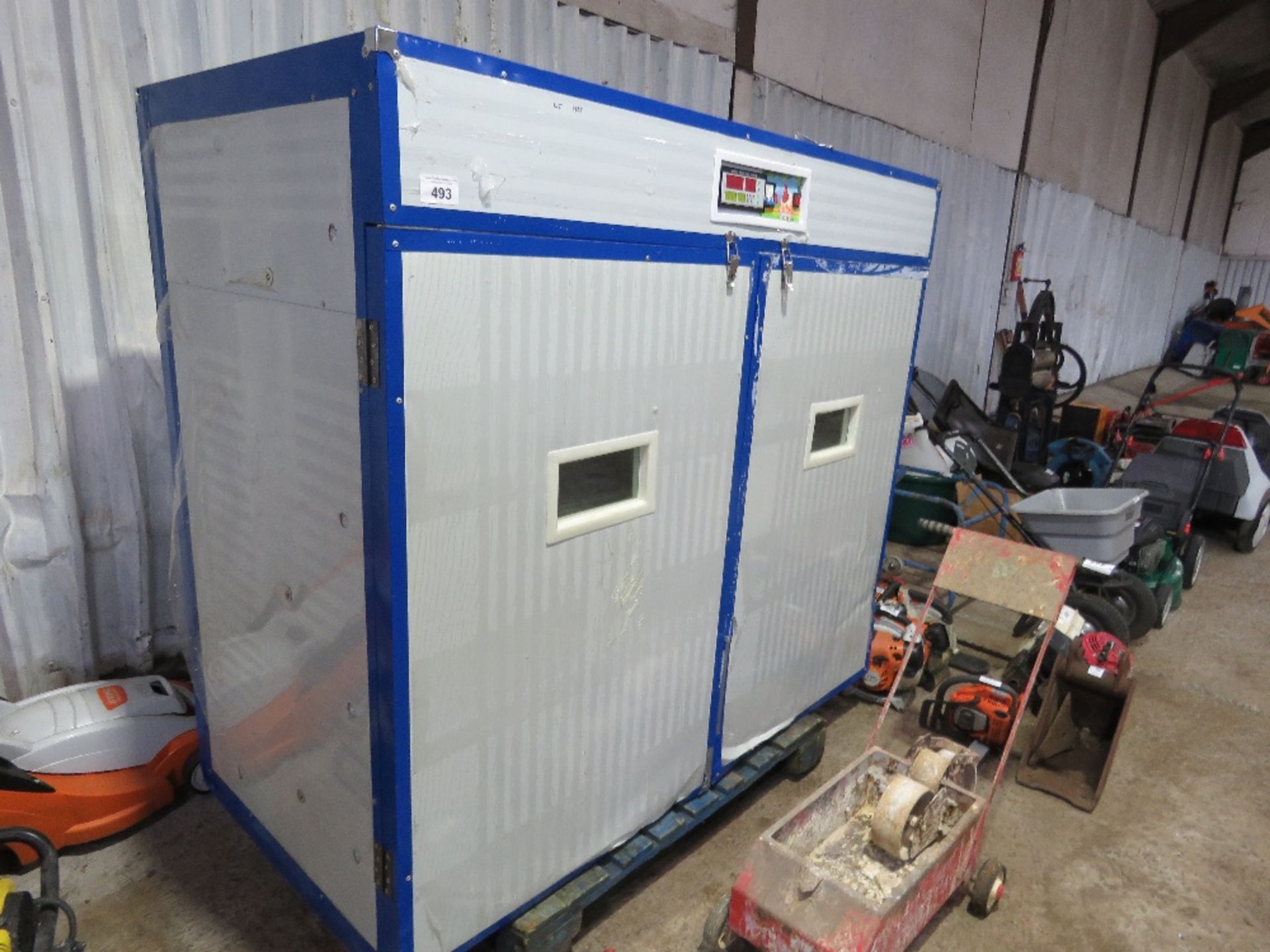 2 DOOR LARGE SIZED EGG INCUBATOR UNIT, 240VOLT POWERED, DIRECT FROM LOCAL POULTRY FARM BEING SURPLUS - Image 2 of 7