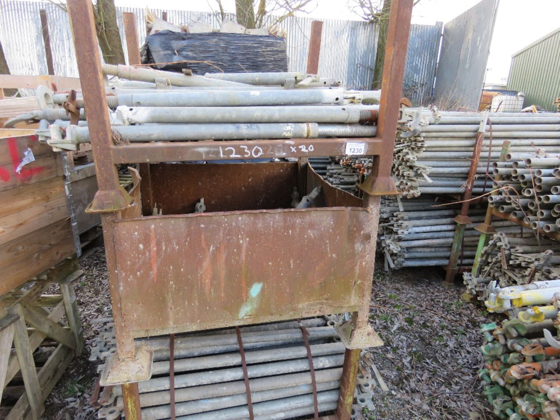 LARGE QUANTITY OF LEADA ACROW QUICK STAGE STYLE SCAFFOLDING ITEMS, CONTAINED IN 20 X STILLAGES. THIS - Image 2 of 16