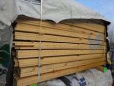 LARGE PACK OF UNTREATED VENETIAN FENCING SLATS, 45MM X 17MM @ 1.73M LENGTH APPROX.