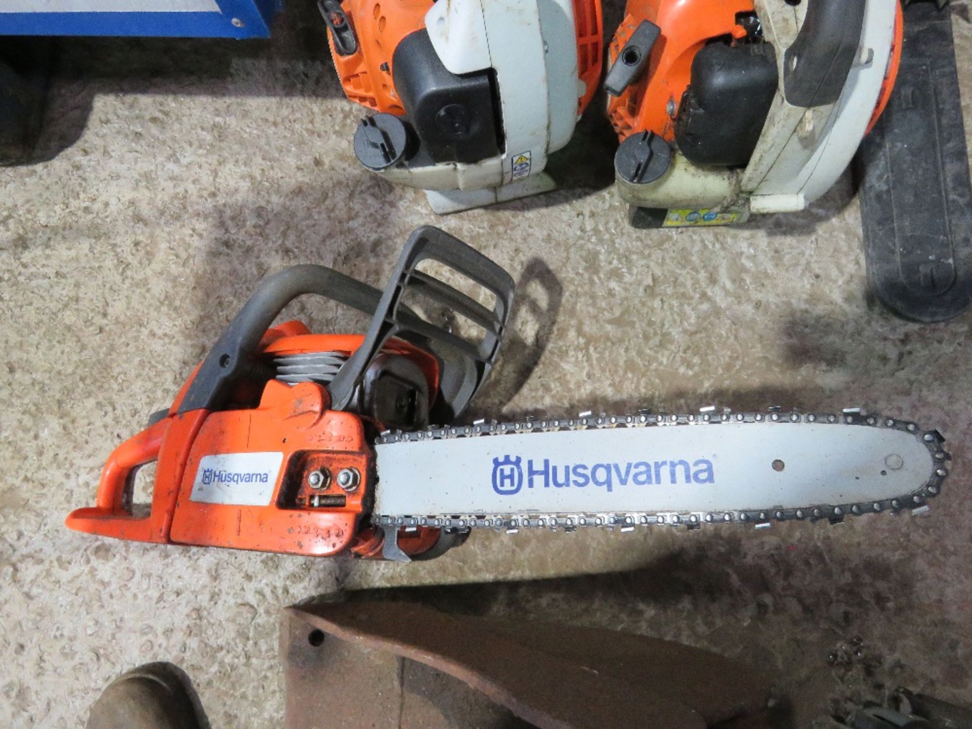 HUSQVARNA 240 PETROL CHAINSAW. THIS LOT IS SOLD UNDER THE AUCTIONEERS MARGIN SCHEME, THEREFORE NO - Image 3 of 4
