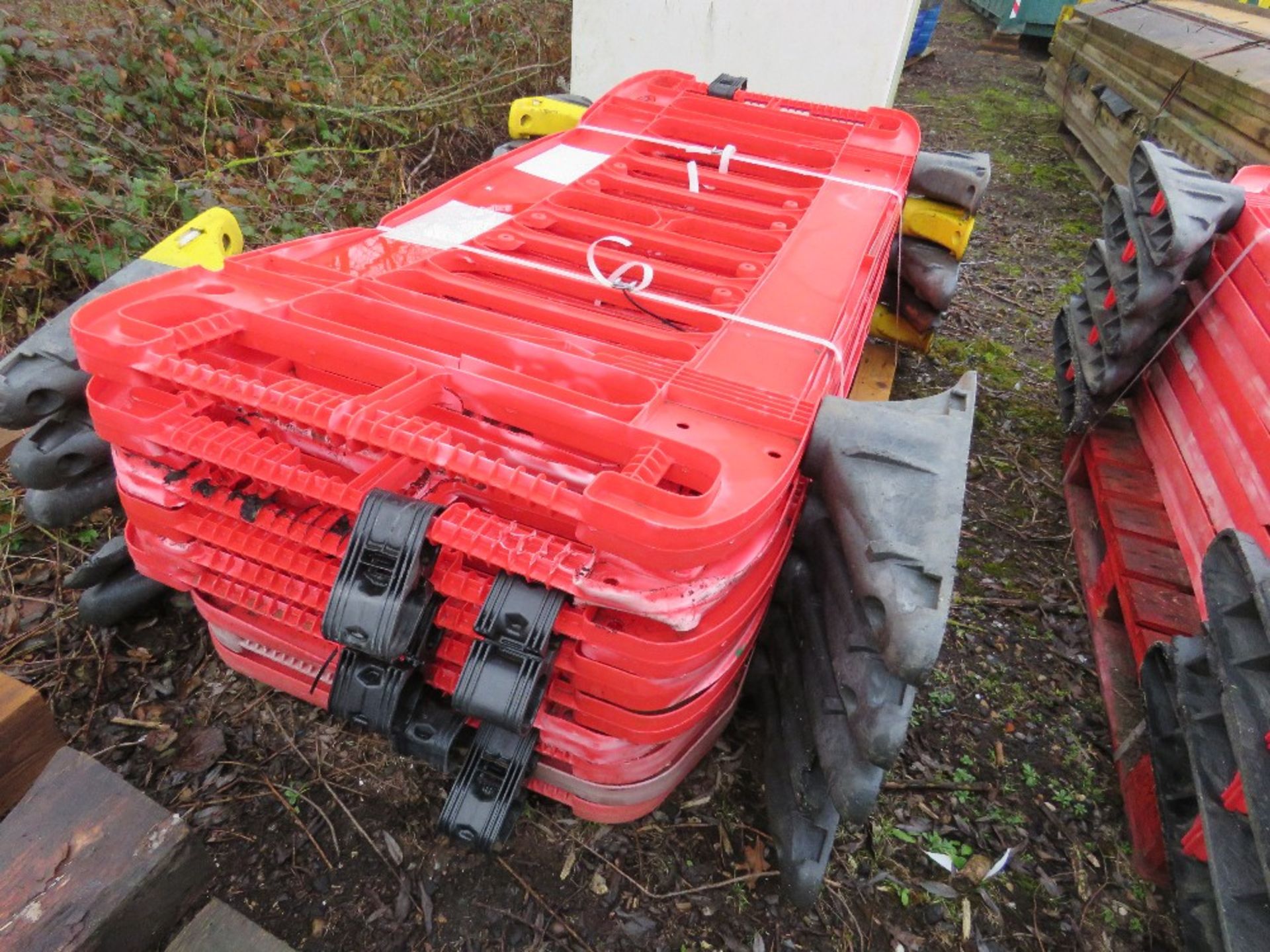 10 X PLASTIC CHAPTER 8 ROAD BARRIERS. THIS LOT IS SOLD UNDER THE AUCTIONEERS MARGIN SCHEME, THERE - Image 3 of 3