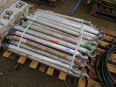 QUANTITY OF SHORT ALUMINIUM SCAFFOLD TOWER POLES. THIS LOT IS SOLD UNDER THE AUCTIONEERS MARGIN SCH