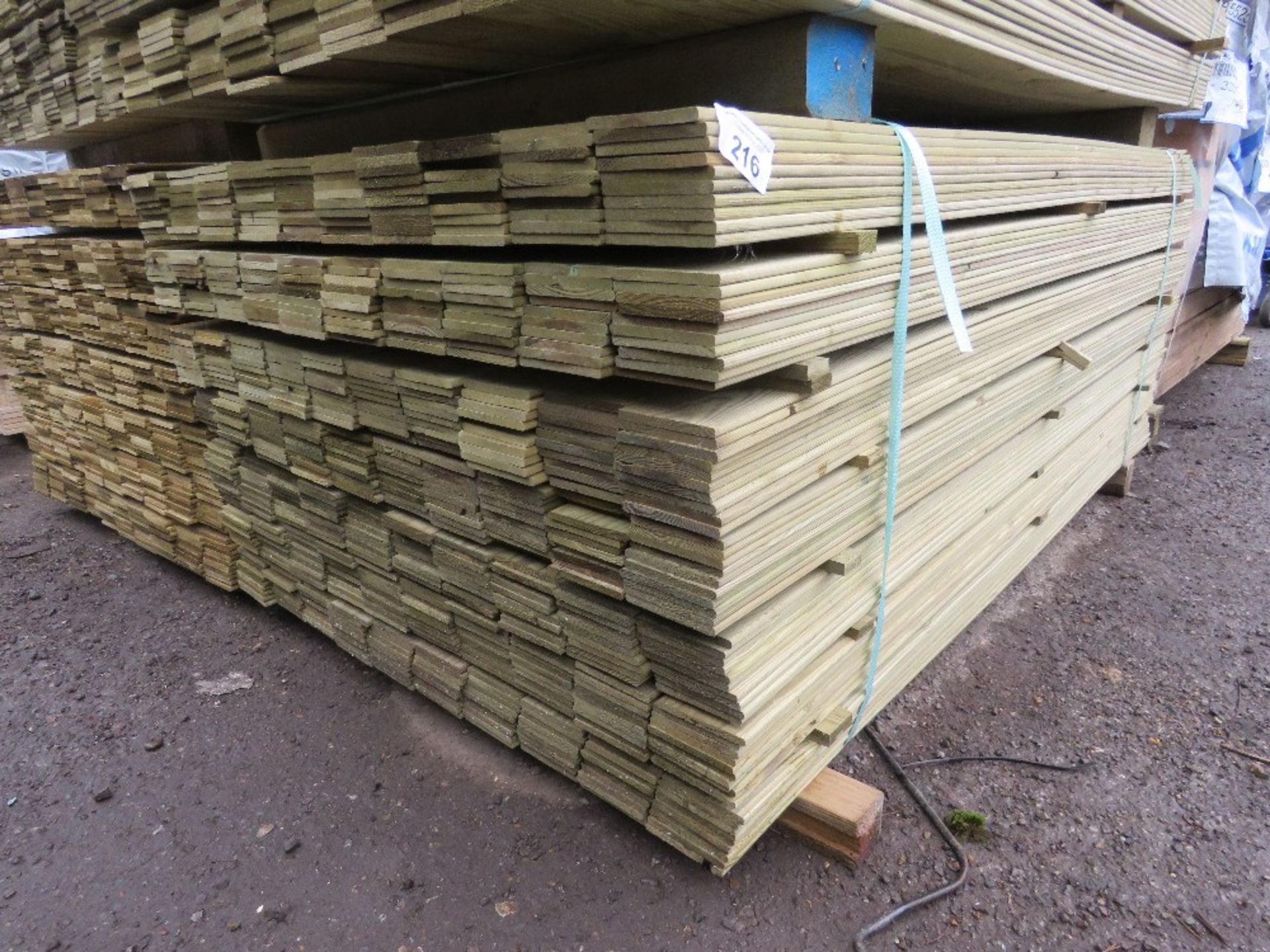 LARGE PACK OF PRESSURE TREATED HIT AND MISS TIMBER CLADDING BOARDS: 1.64M LENGTH X 100MM WIDTH APPRO