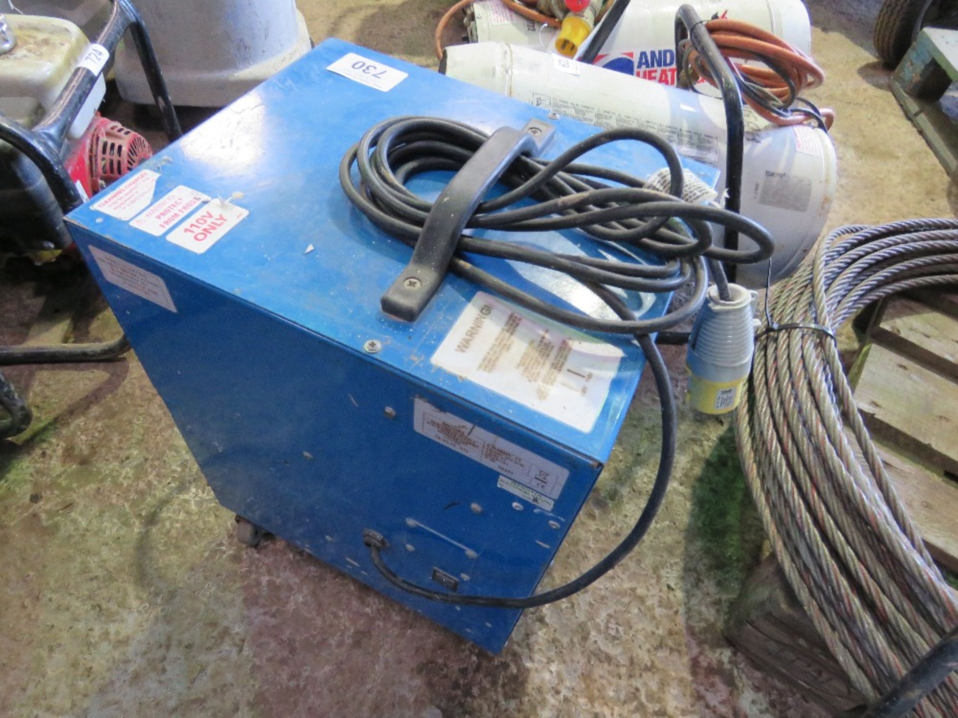 SMALL SIZED BLUE DEHUMIDIFIER UNIT, 110 VOLT POWERED. - Image 2 of 3